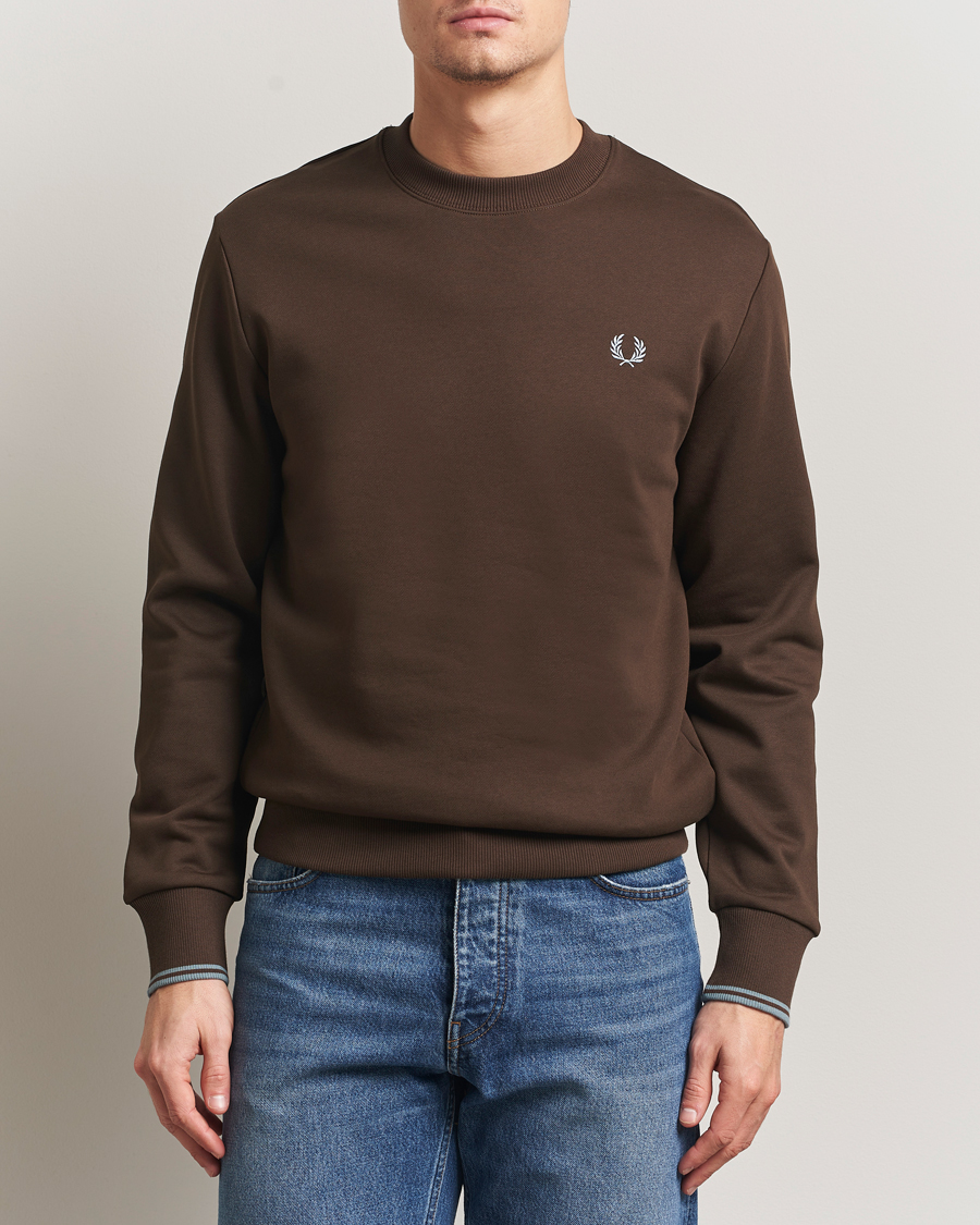 Hombres | Jerséis y prendas de punto | Fred Perry | Crew Neck Sweatshirt Burnt Tobacco