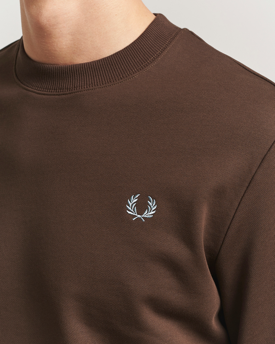 Hombres | Jerséis y prendas de punto | Fred Perry | Crew Neck Sweatshirt Burnt Tobacco