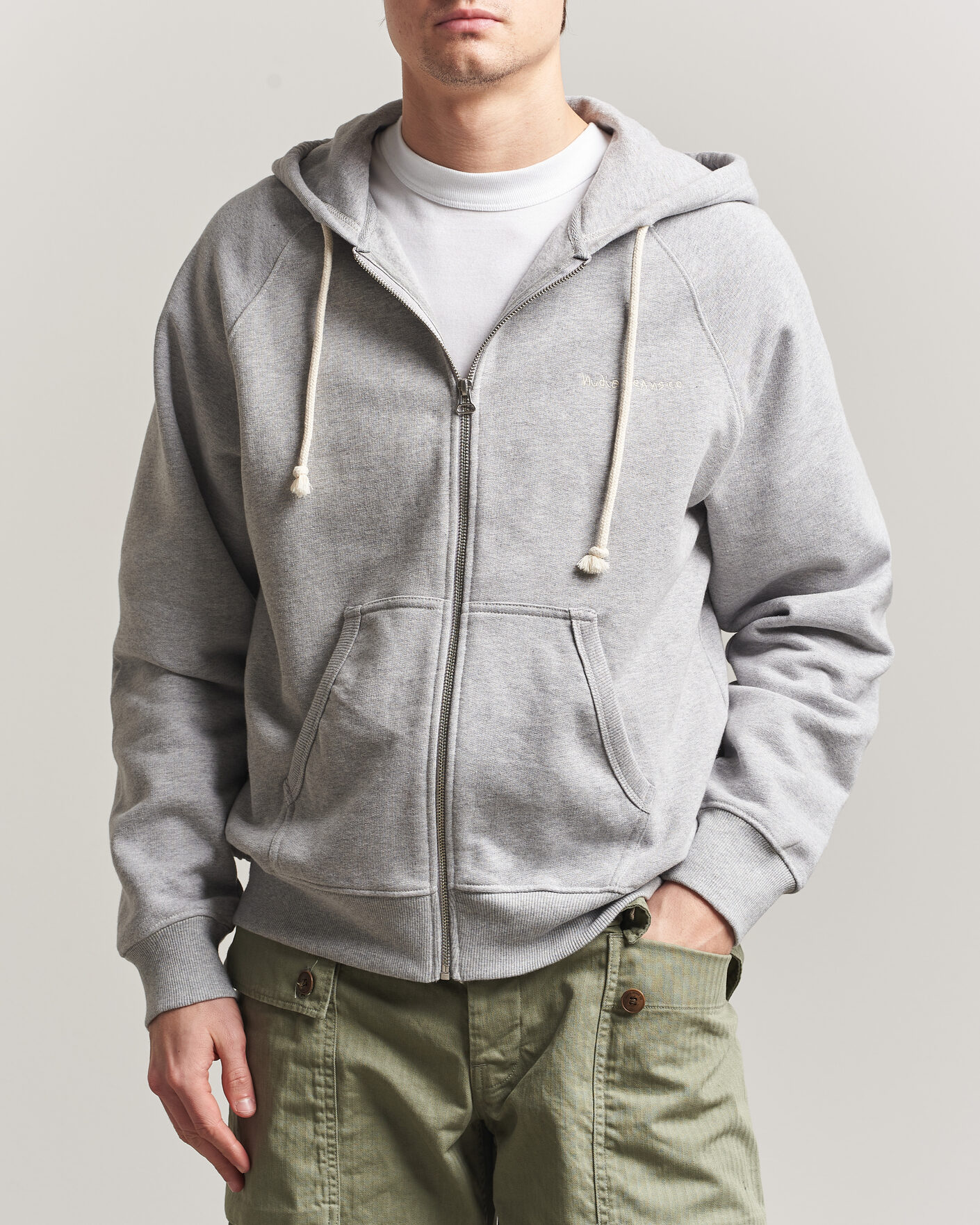 Hombres | Jerséis y prendas de punto | Nudie Jeans | Gunde Logo Full Zip Hoodie Grey Melange
