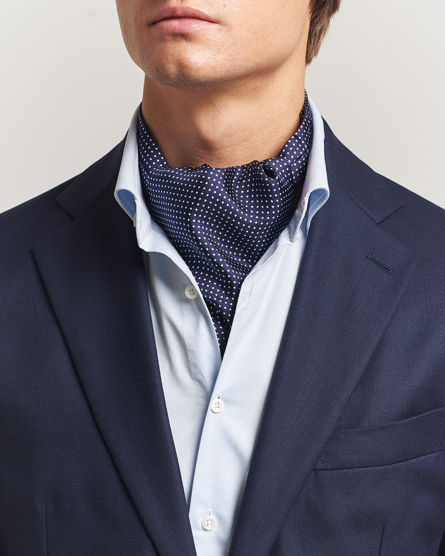 Hombres | Bufandas elegantes | Amanda Christensen | Silk Twill Micro Dot Ascot Navy