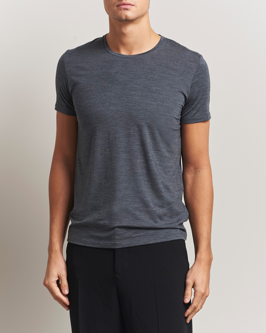Hombres | Camisetas | Falke | Clima Wool Crew Neck T-Shirt Dark Grey Heather
