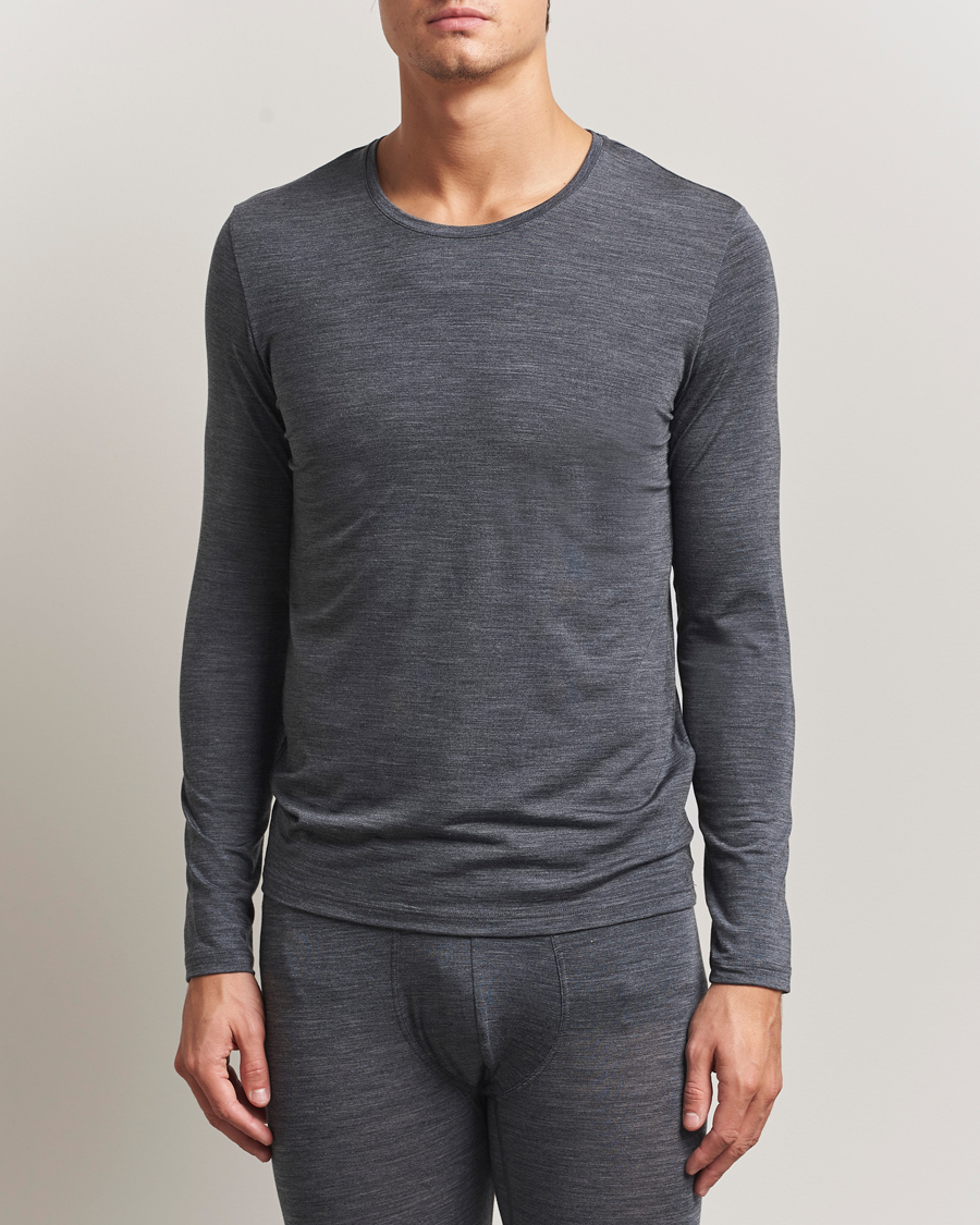 Hombres | Camisetas | Falke | Clima Wool Wool Long Sleeve T-Shirt Dark Grey Heather