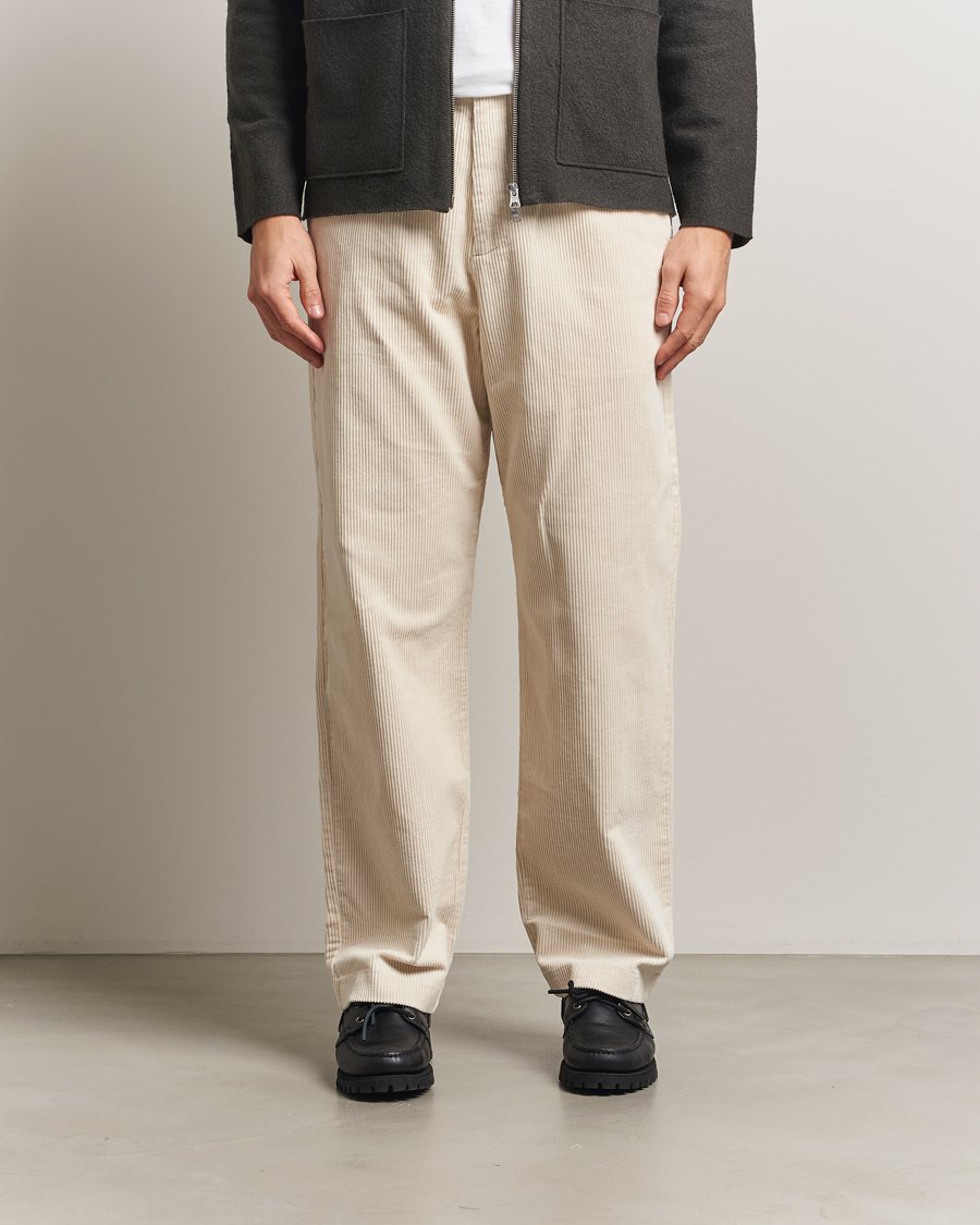 Hombres | Pantalones | NN07 | Paw Relaxed Fit Corduroy Trousers Ivory