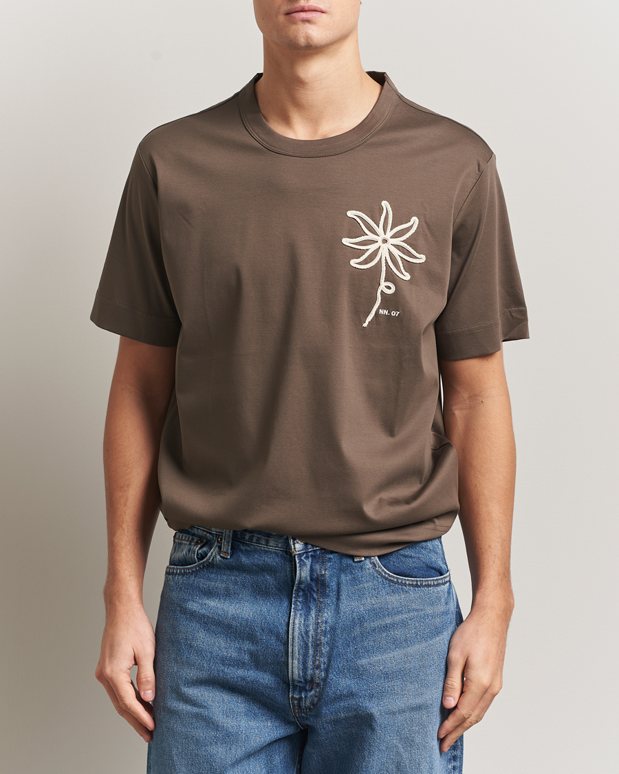 Hombres | Camisetas | NN07 | Pedro Embroidered T-Shirt Mable Husk