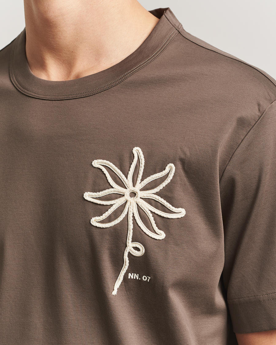Hombres | Camisetas | NN07 | Pedro Embroidered T-Shirt Mable Husk