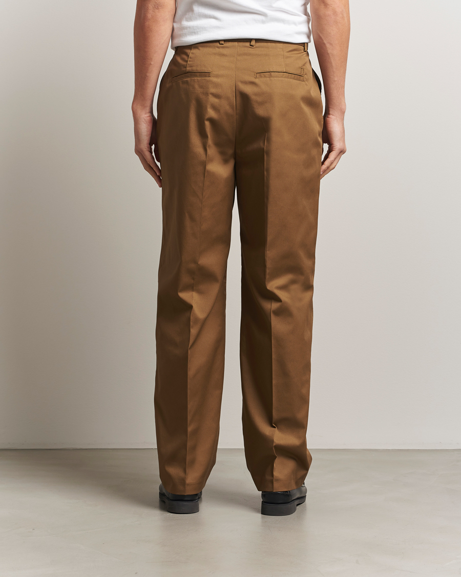 Hombres | Pantalones | LES DEUX | Reece Pleated Heavy Twill Pant Dark Sand