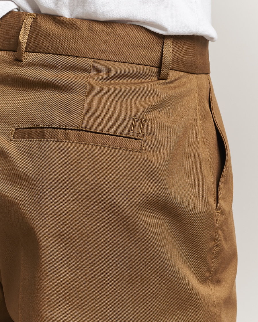 Hombres | Pantalones | LES DEUX | Reece Pleated Heavy Twill Pant Dark Sand