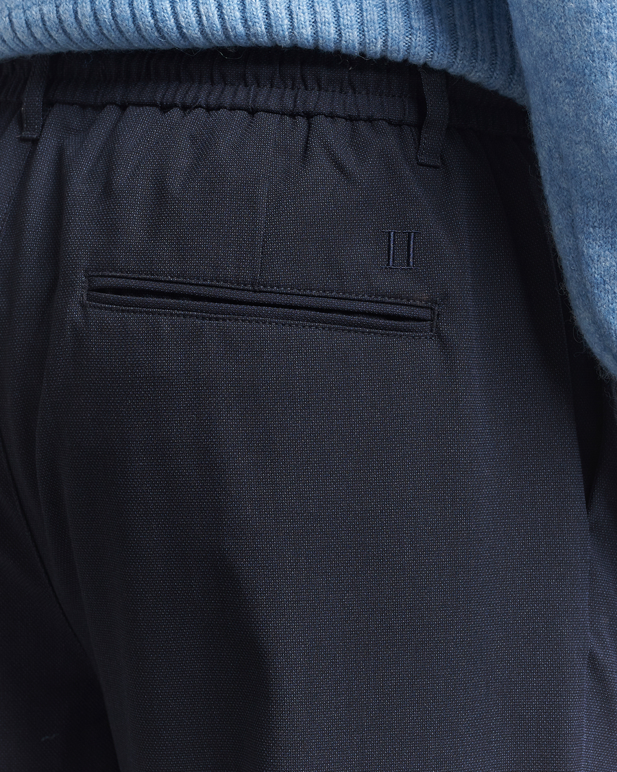 Hombres | Pantalones | LES DEUX | Como Tapered Textured Pants Dark Navy Blue
