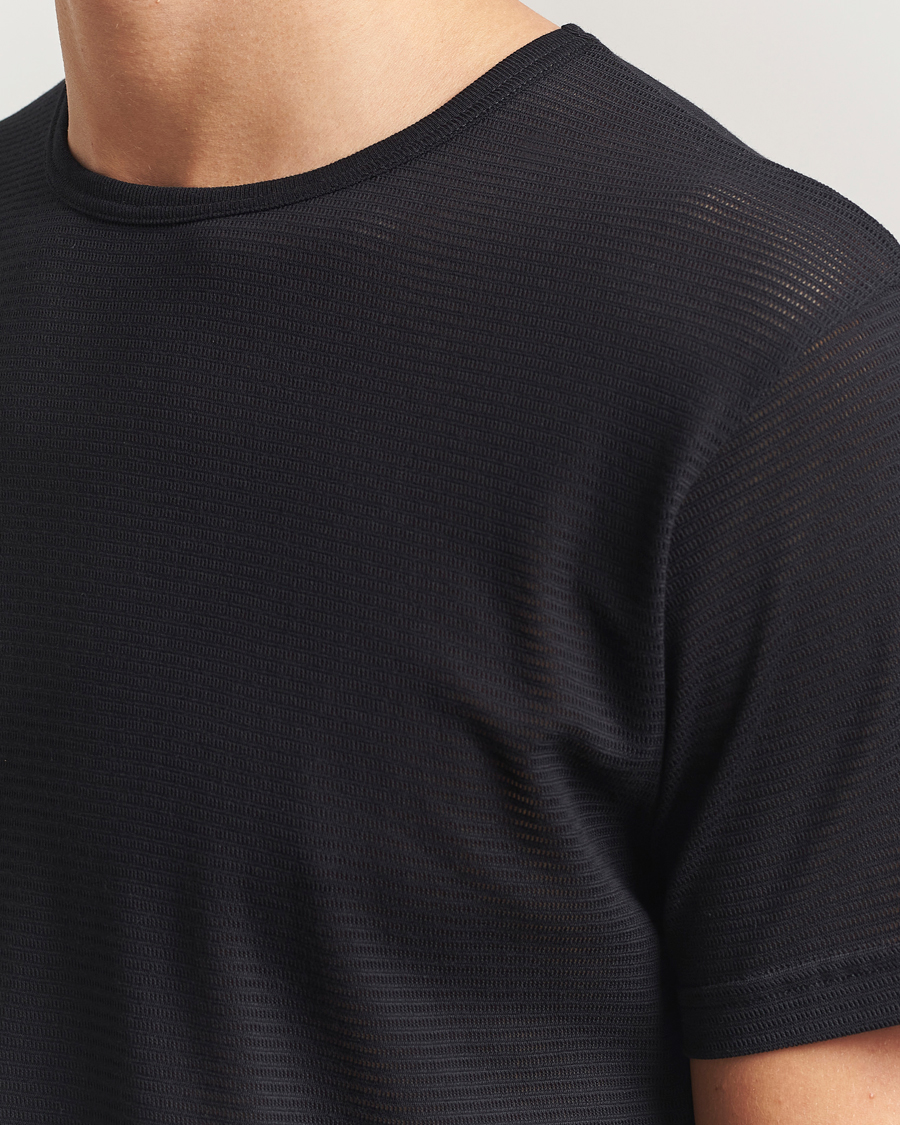Hombres | Camisetas | Sunspel | Cellular Underwear T-Shirt Black