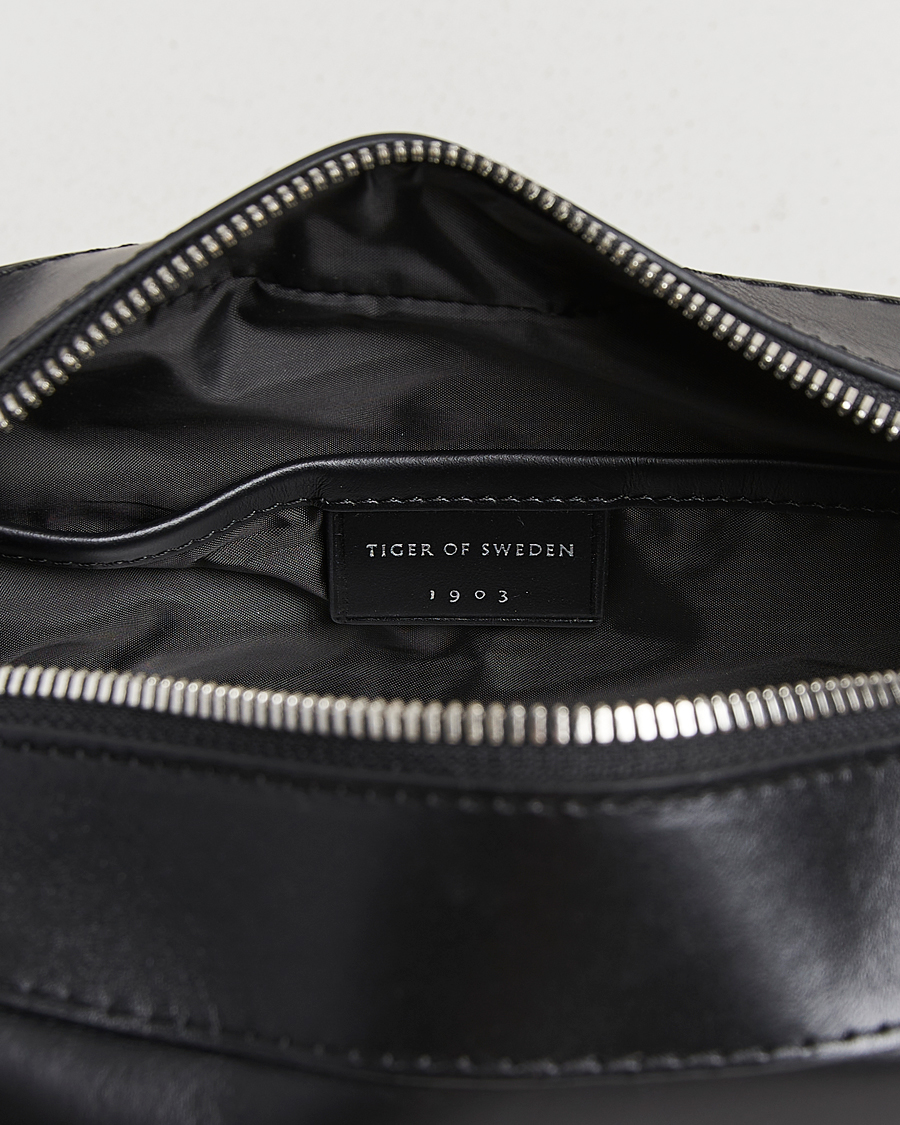 Hombres | Bolsos | Tiger of Sweden | Balnea Smooth Leather Washbag Black