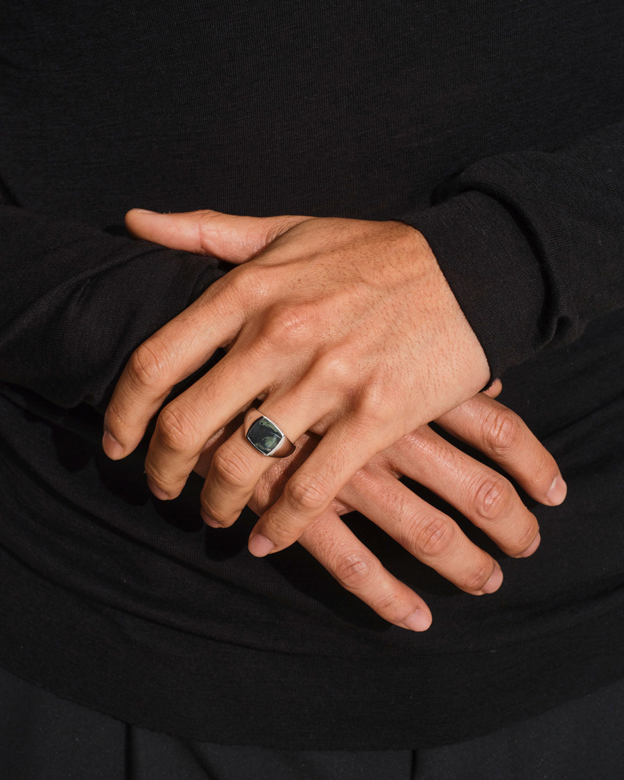 Tom Wood Cushion Tiger Eye Ring Silver en CareOfCarl.es