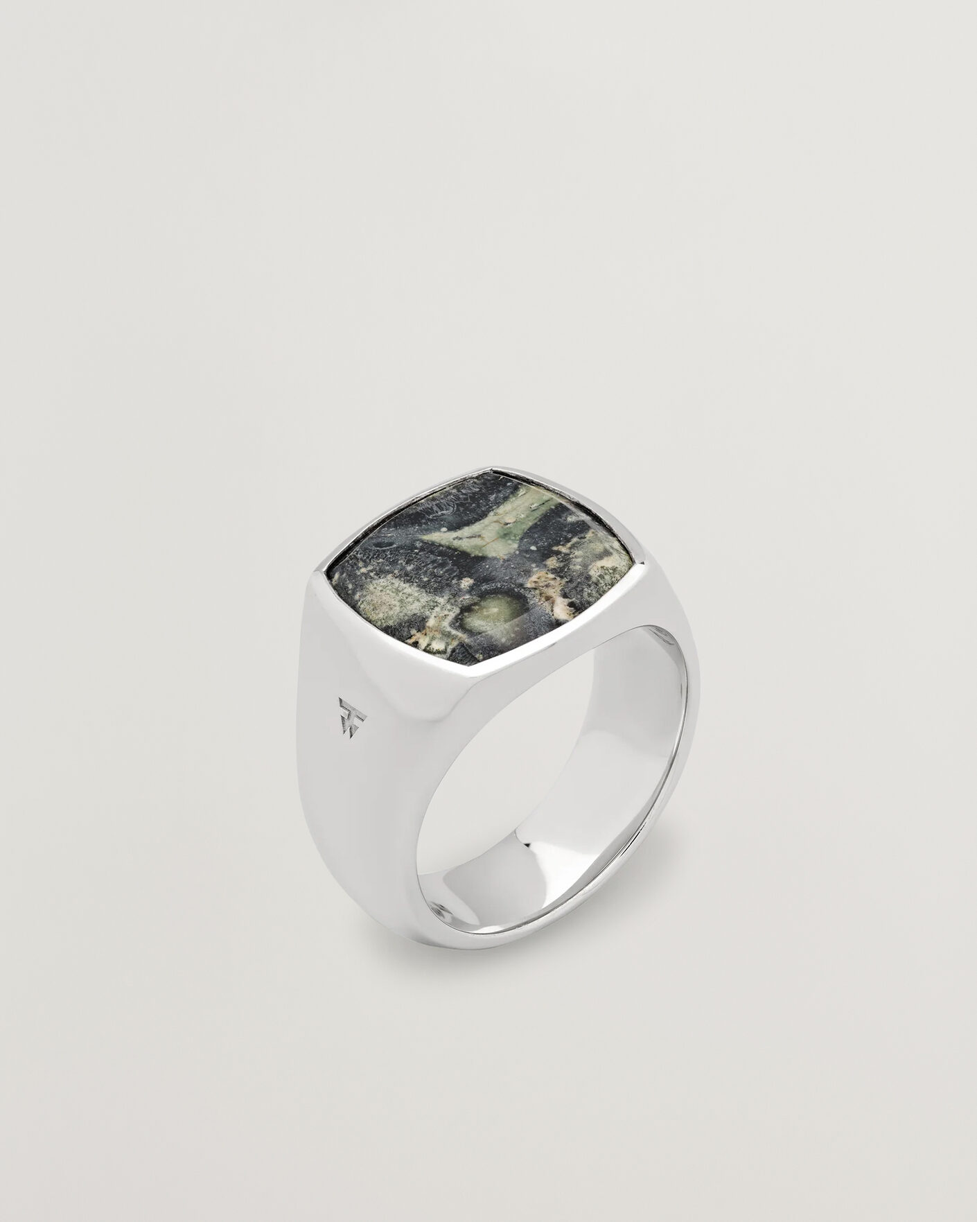 Hombres | Joyas | Tom Wood | Cushion Ring Kambaba Silver