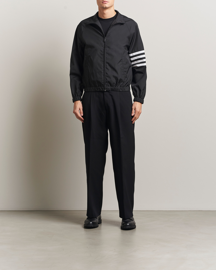 Hombres | Abrigos y chaquetas | Thom Browne | Raglan 4 Bar Nylon Jacket Black