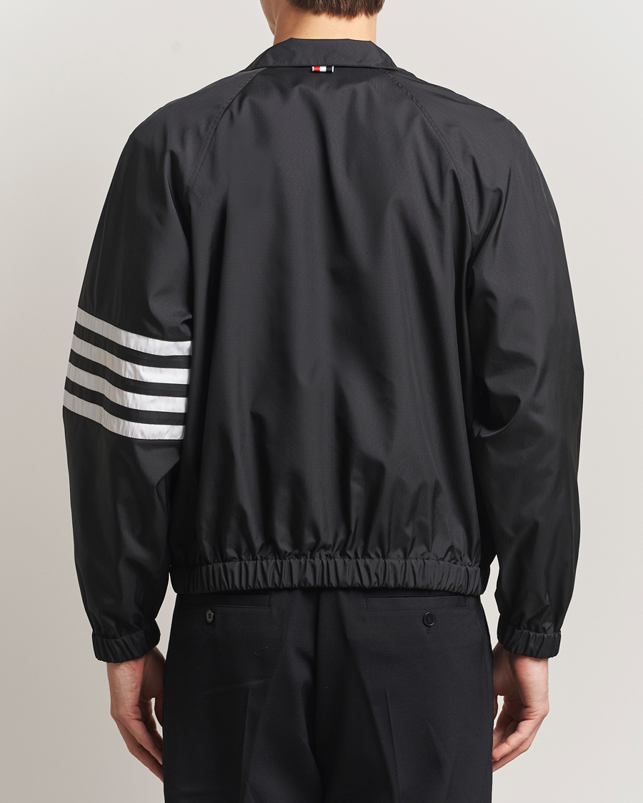 Hombres | Abrigos y chaquetas | Thom Browne | Raglan 4 Bar Nylon Jacket Black