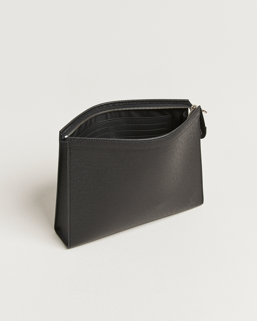 Hombres | Pre-Owned & Vintage Bags | Louis Vuitton Pre-Owned | Pochette Voyage Taiga MM Black