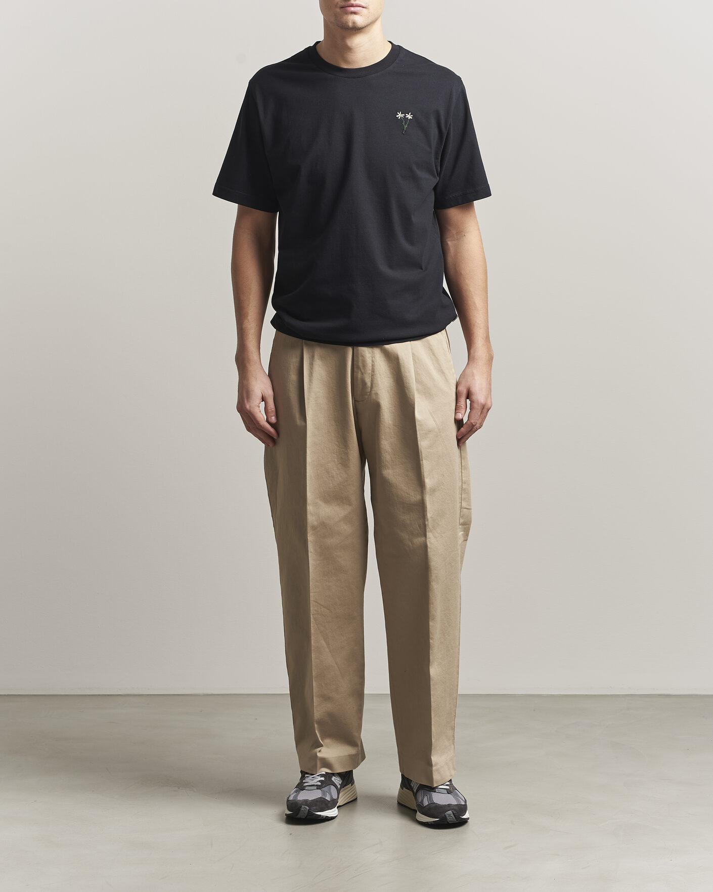 Hombres | Camisetas | Forét | Posy T-Shirt Black