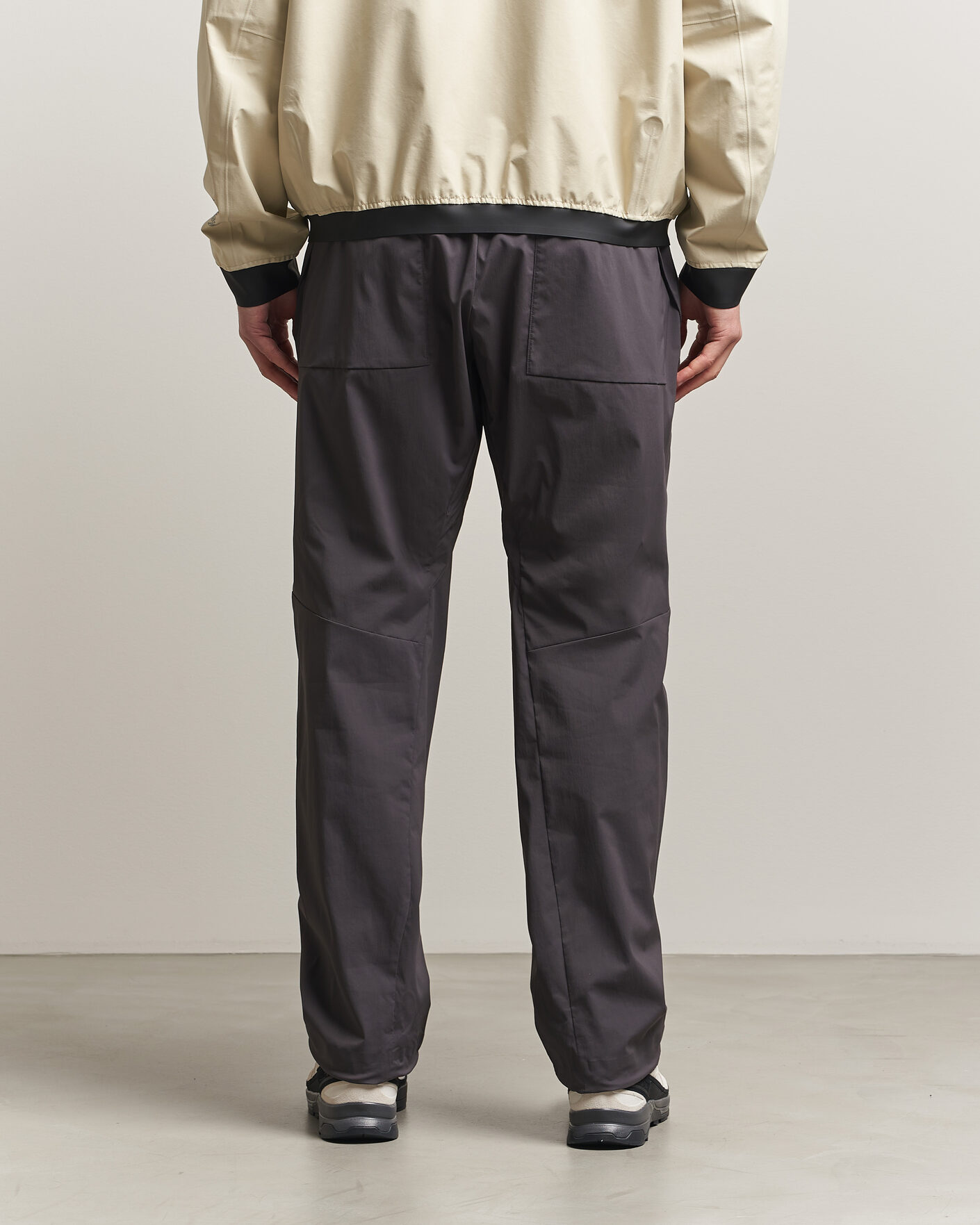 Hombres | Pantalones | Stone Island | Stellina Technical Nylon Stretch Trousers Charcoal