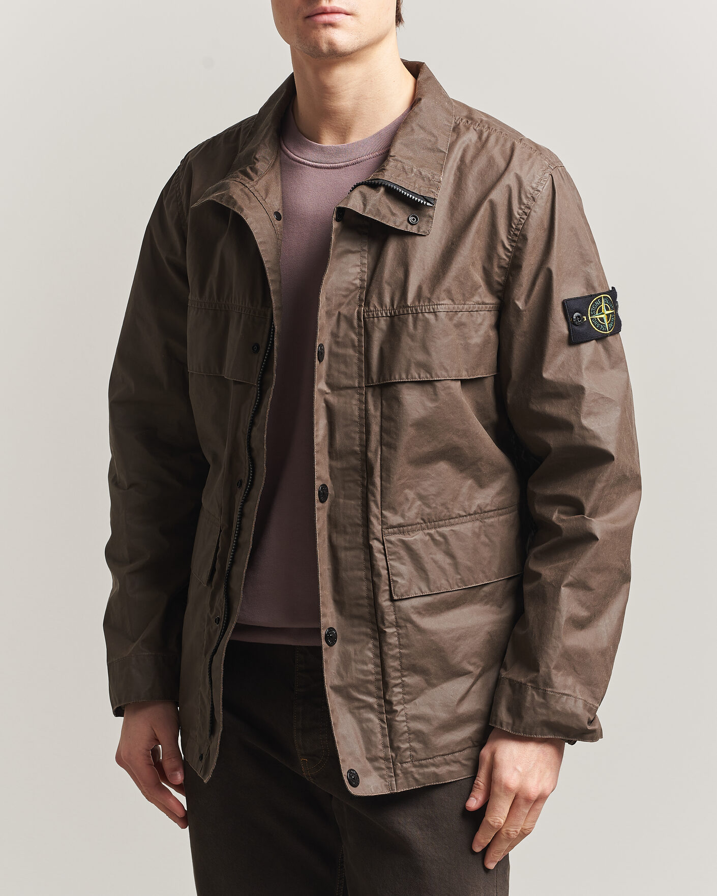 Hombres | Abrigos y chaquetas | Stone Island | Waxed Pigment Cotton Tela Field Jacket Umber