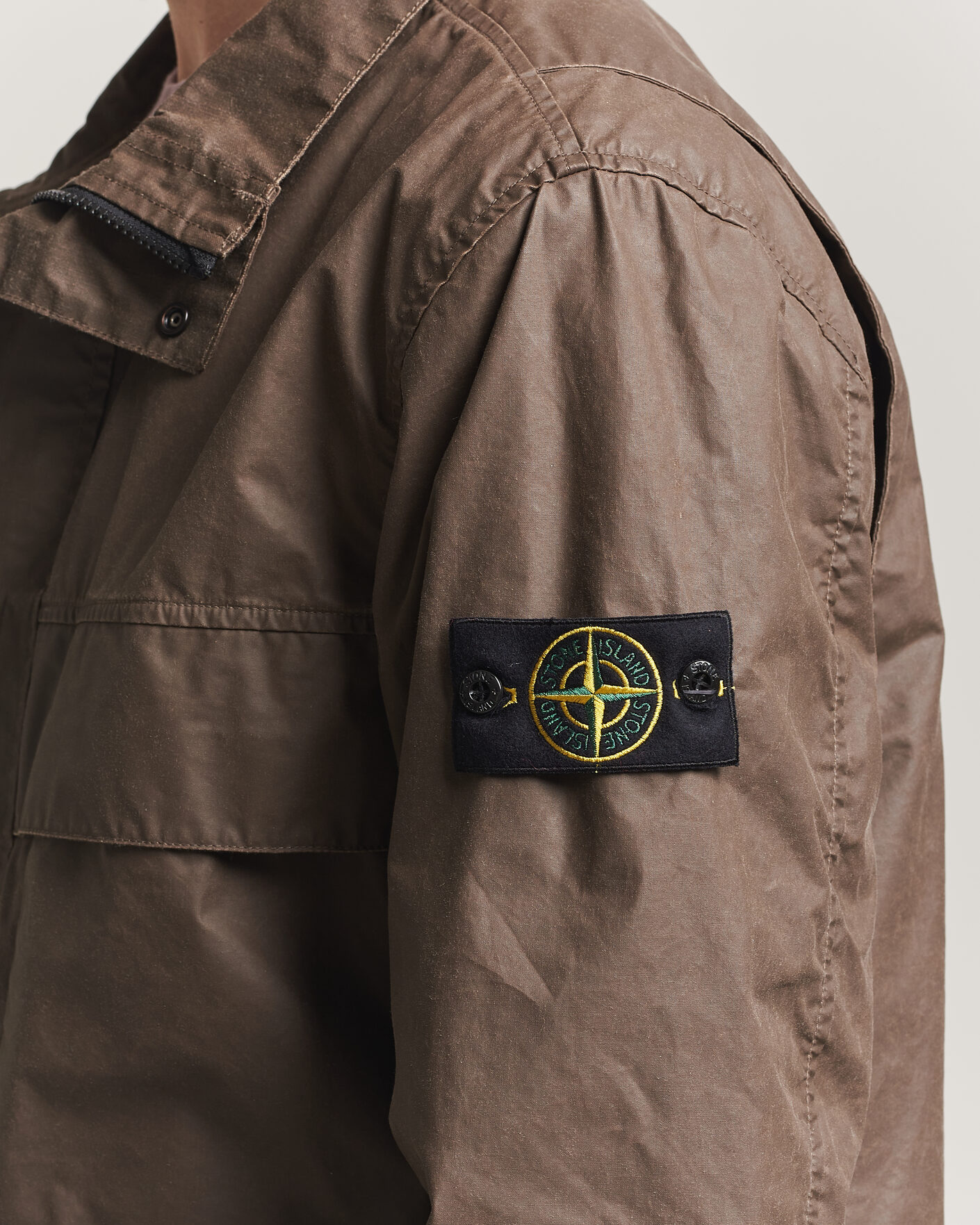 Hombres | Abrigos y chaquetas | Stone Island | Waxed Pigment Cotton Tela Field Jacket Umber