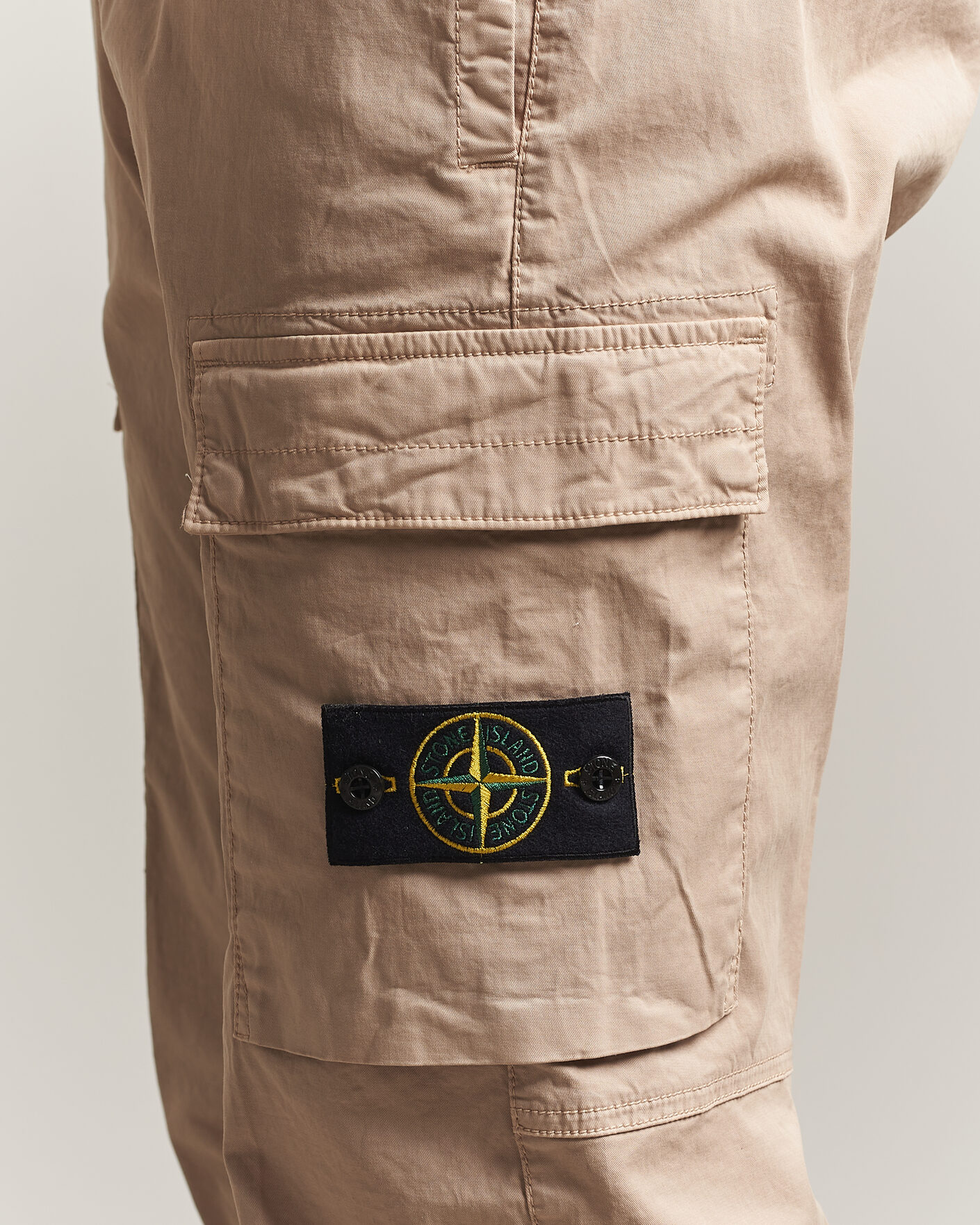 Hombres | Pantalones | Stone Island | Stretch Cotton Twill Cargo Trousers Desert