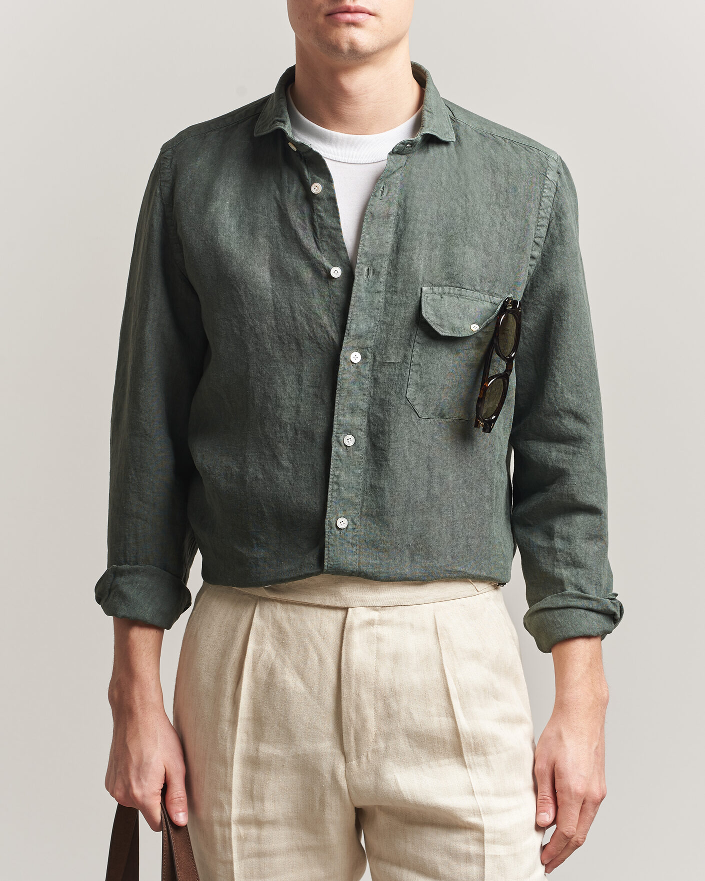 Hombres | Camisas | Finamore Napoli | Salina Garment Dyed Linen Overshirt Dark Green