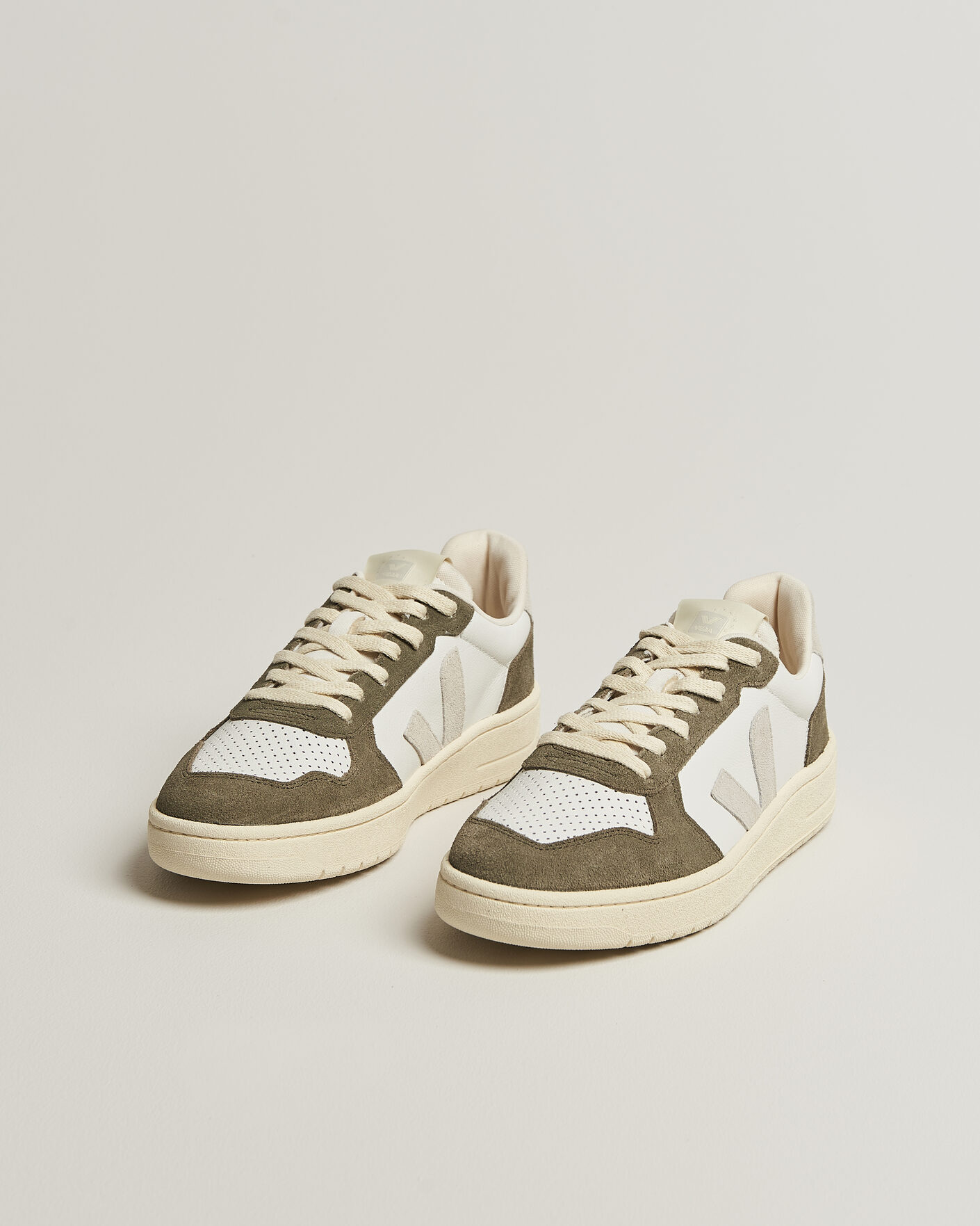 Hombres | Zapatillas | Veja | V-82 Sneaker White/Natural Khaki