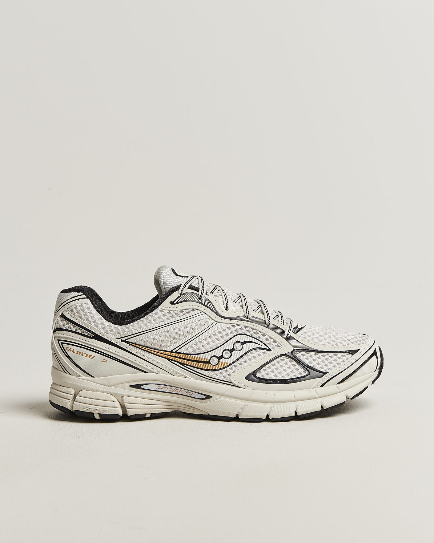 Hombres | Zapatillas | Saucony | Guide 7 Running Sneaker Onyx/Gold
