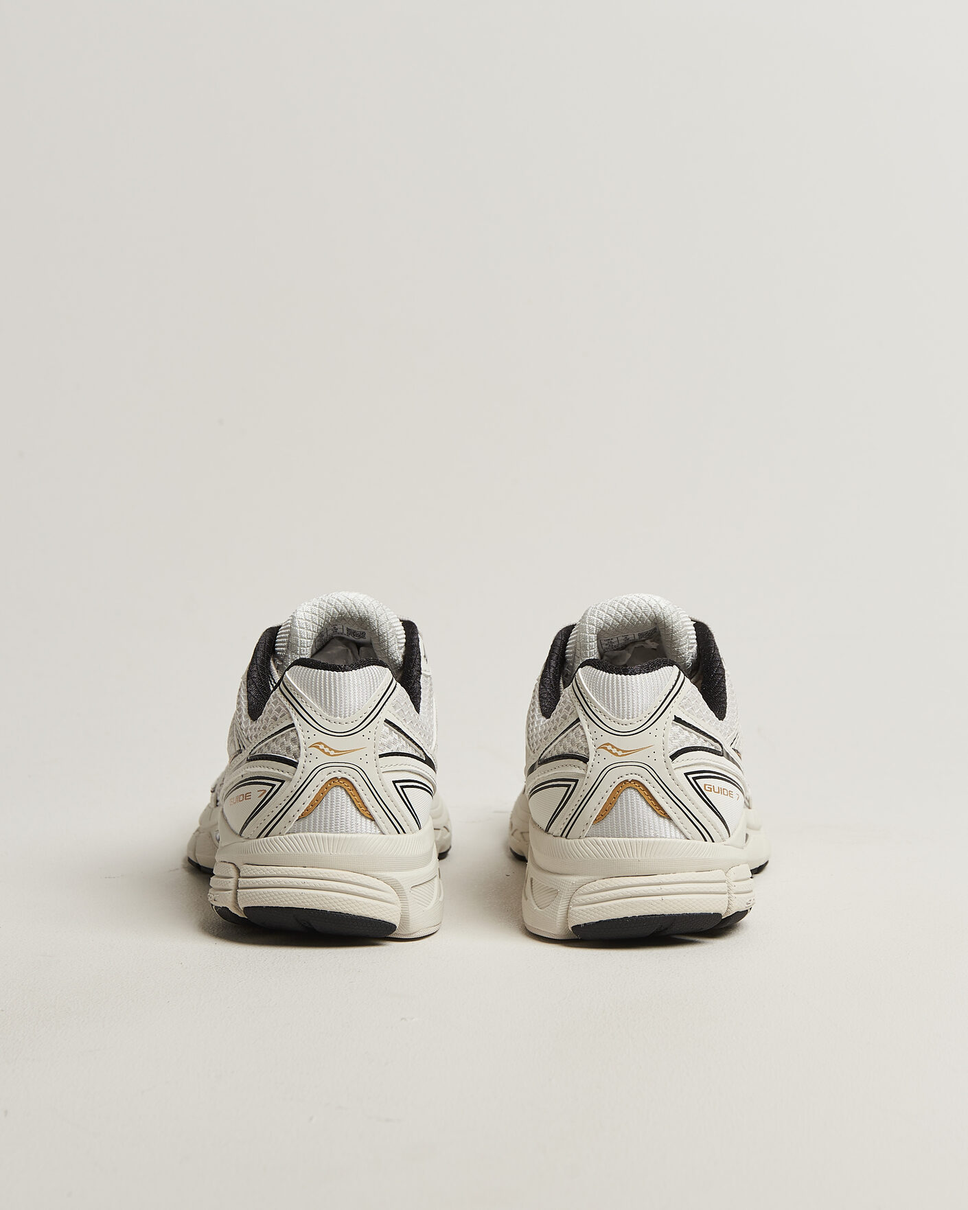 Hombres | Zapatillas | Saucony | Guide 7 Running Sneaker Onyx/Gold