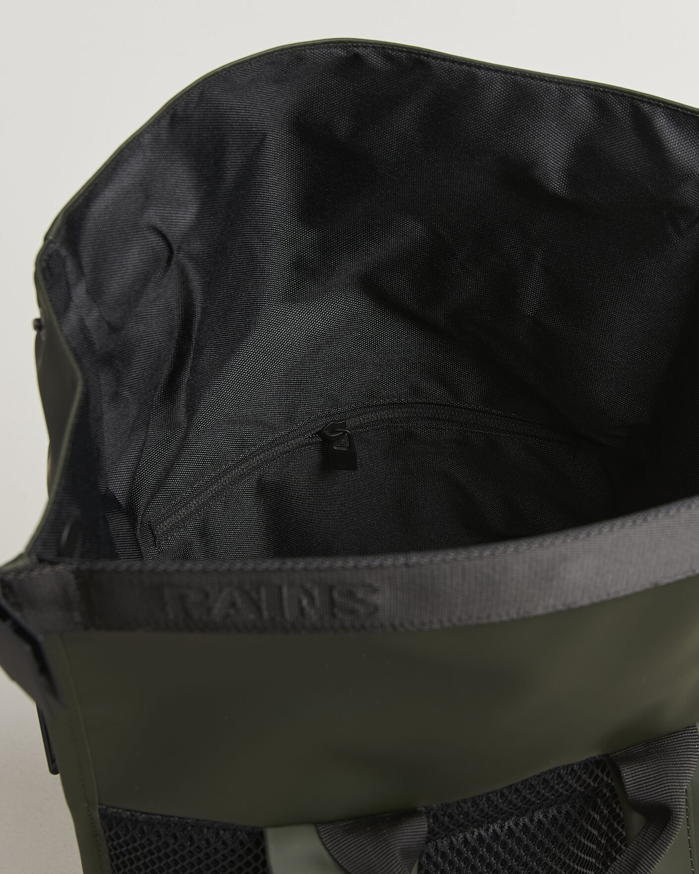 Hombres | Bolsos | RAINS | Trail Mountaineer Rolltop Backpack Green