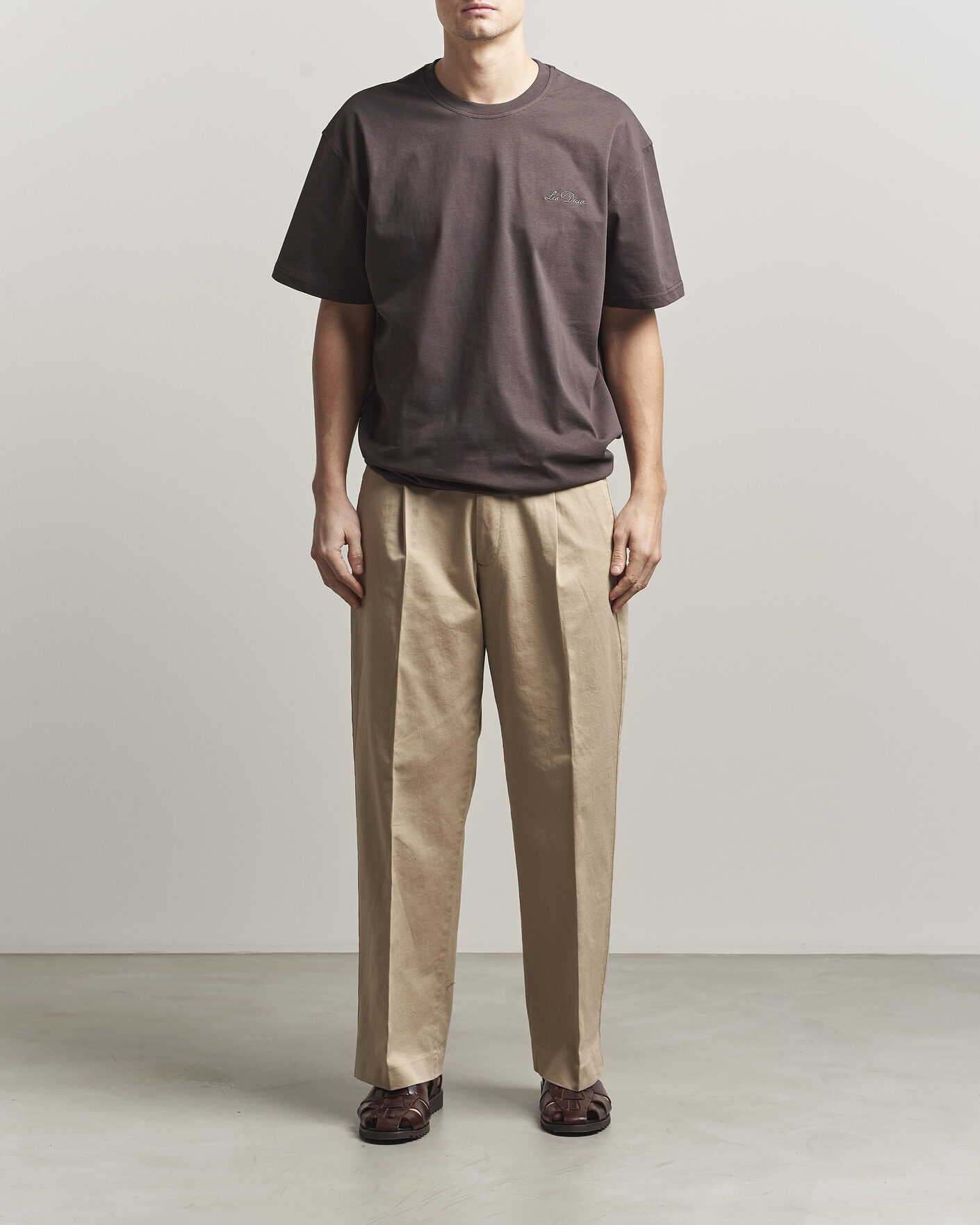 Hombres | Camisetas | LES DEUX | Crew T-Shirt Coffee Brown