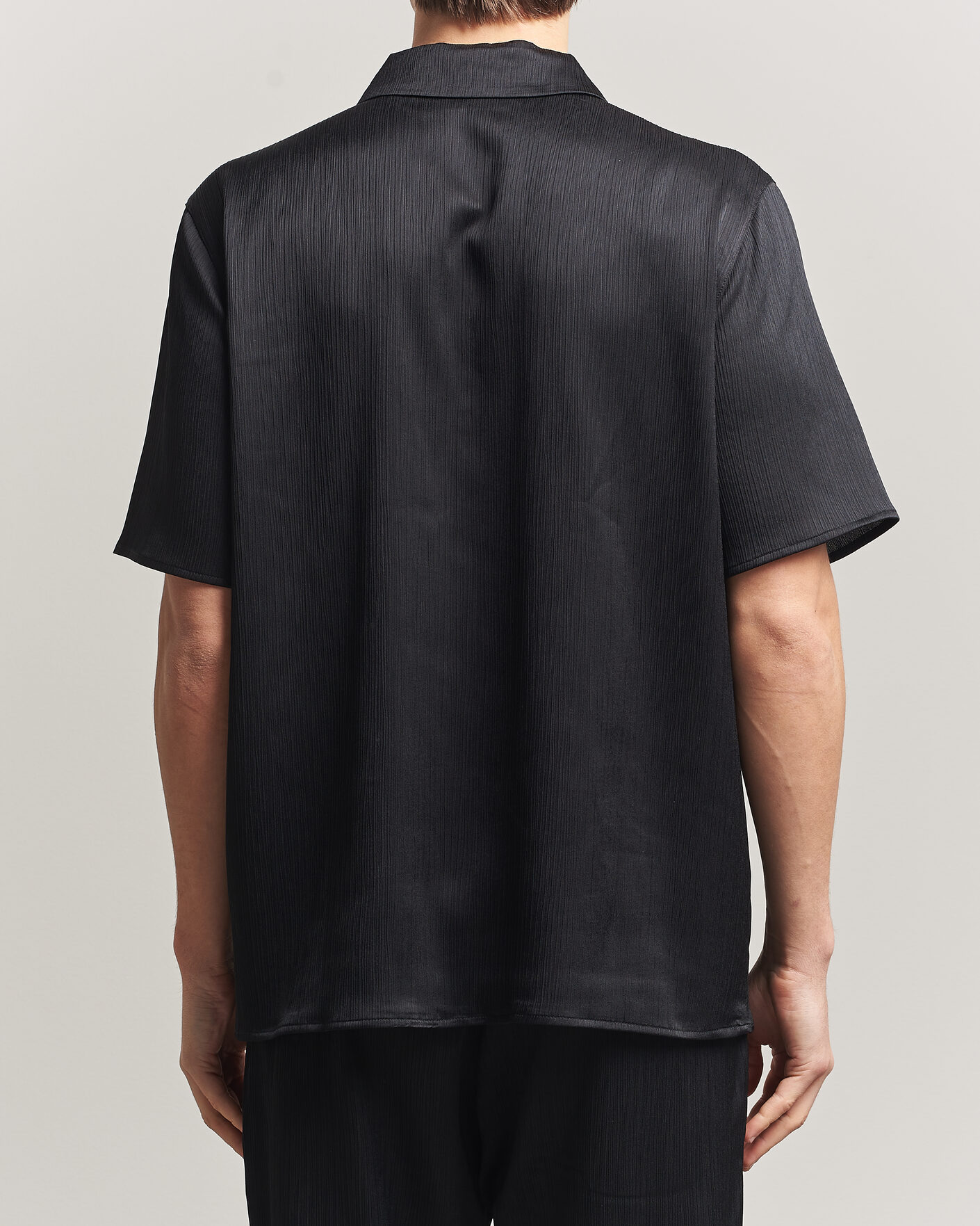 Hombres | Camisas | LES DEUX | Hector Plissé Short Sleeve Shirt Black
