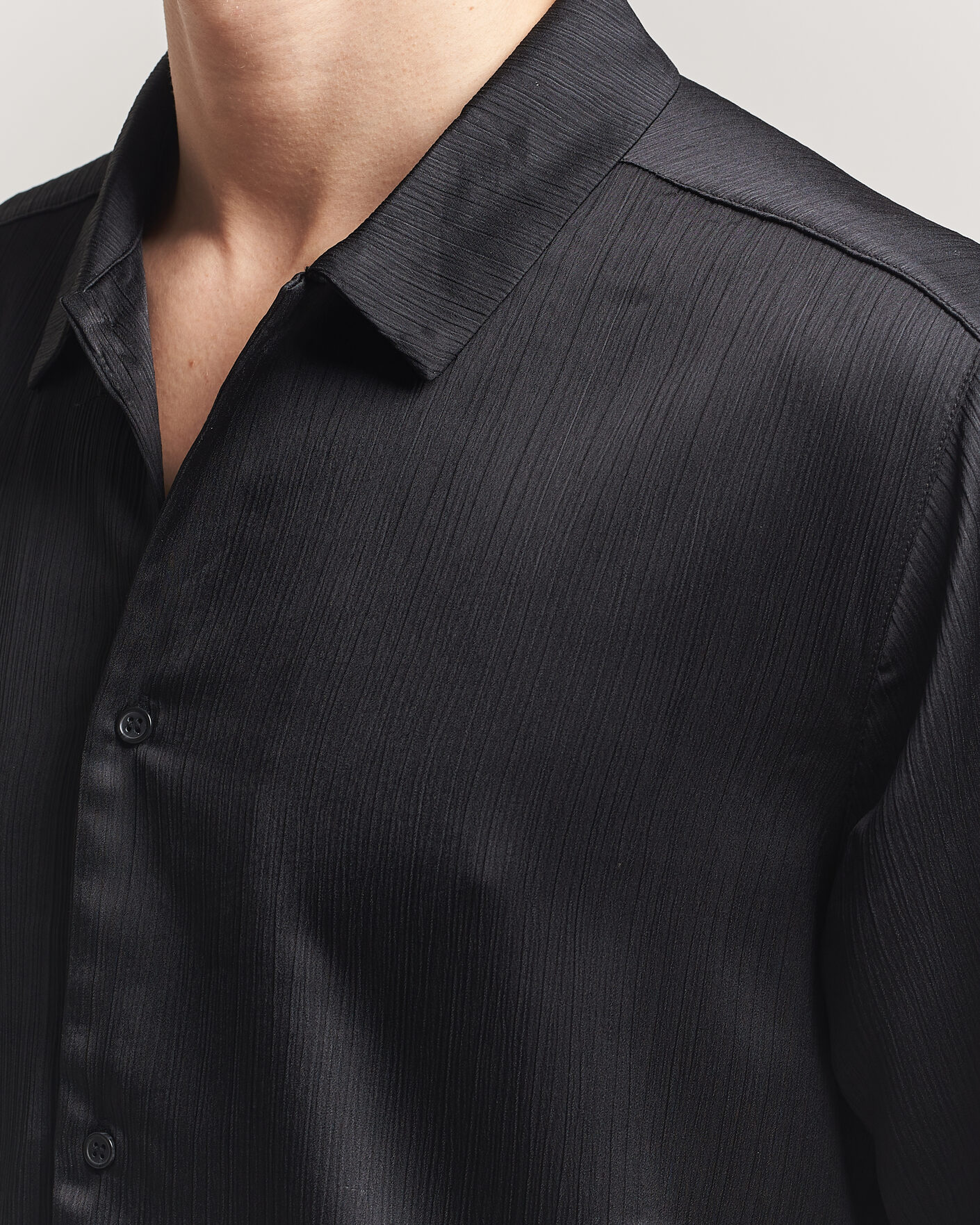 Hombres | Camisas | LES DEUX | Hector Plissé Short Sleeve Shirt Black
