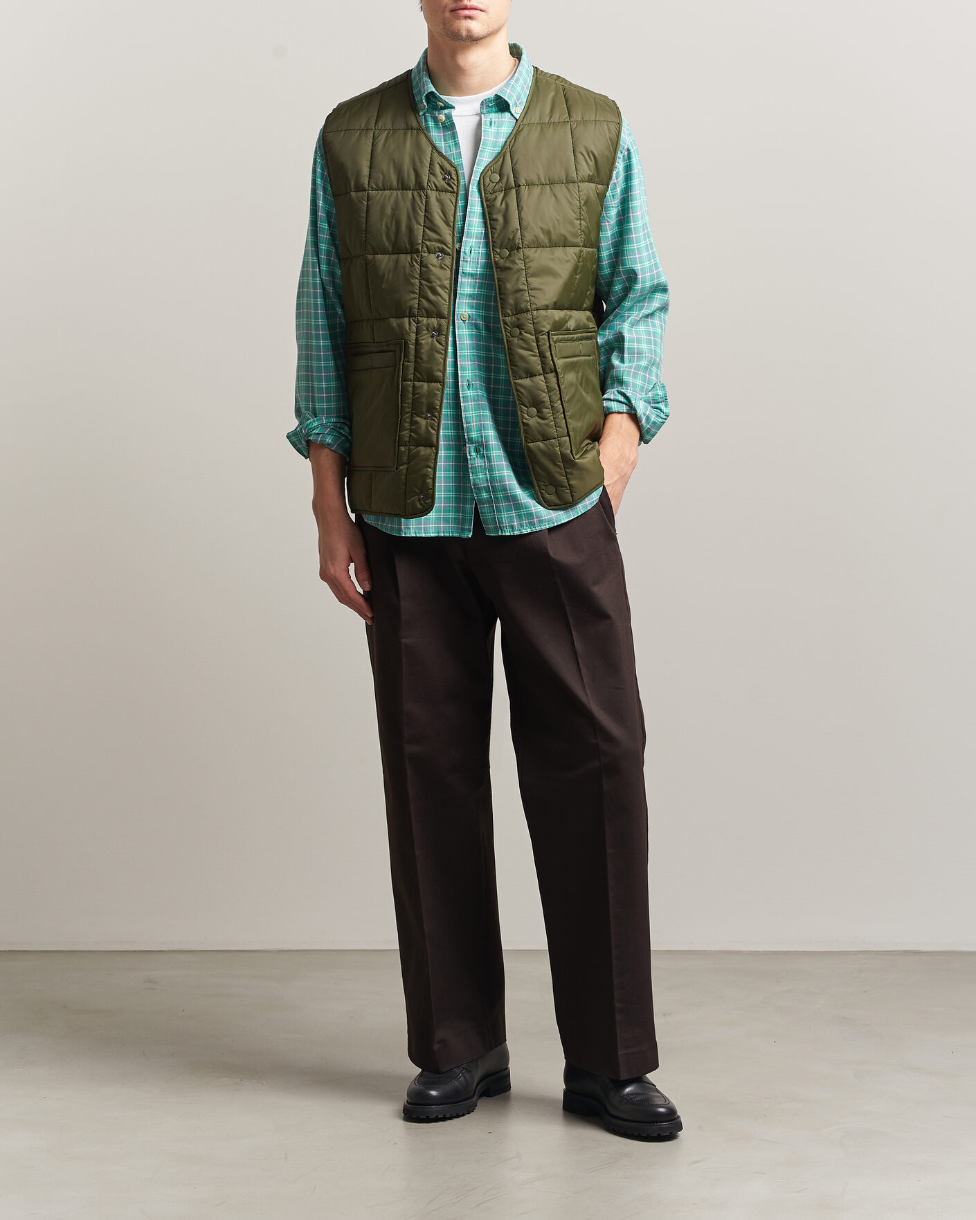 Hombres | Chalecos | LES DEUX | Matt Quilted Vest Olive Night