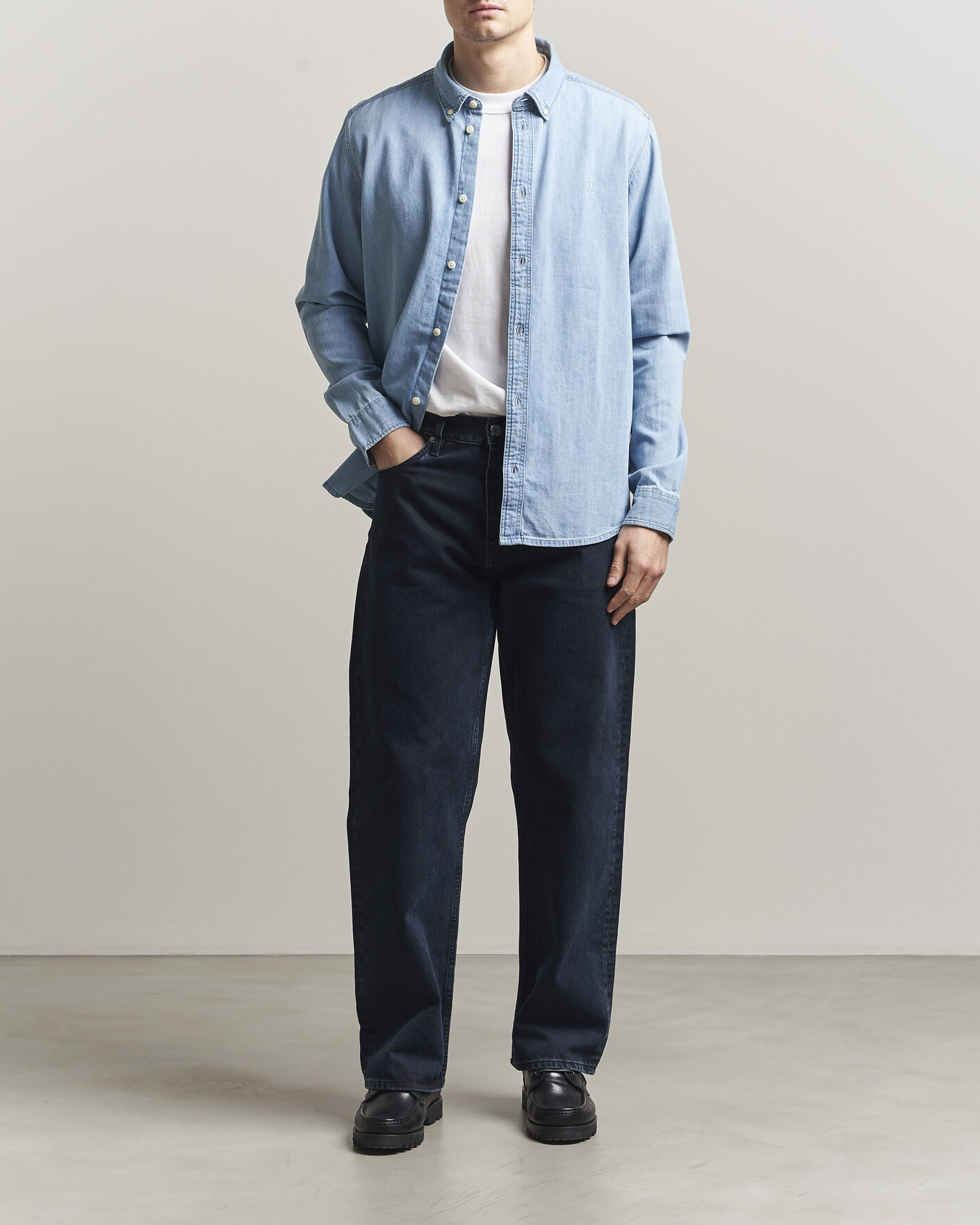 Hombres | Camisas | LES DEUX | Konrad Denim Shirt Light Indigo Wash