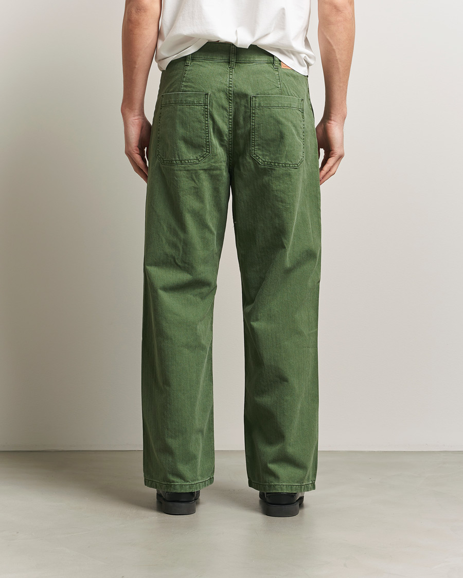 Hombres | Pantalones | Jeanerica | Genua Herringbone Worker Chino Chevron Green