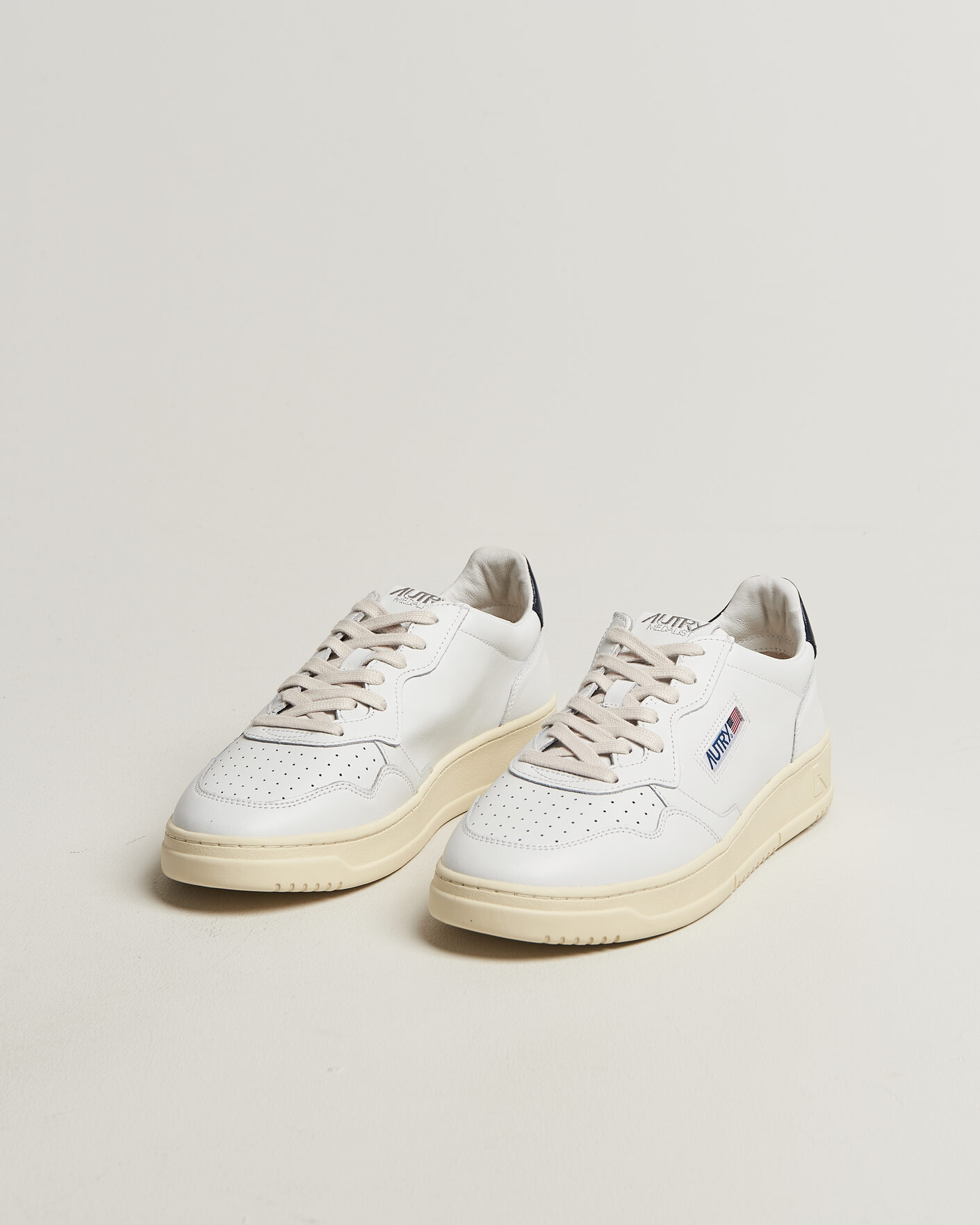 Hombres | Zapatillas | Autry | Medalist Low Sneaker White/Space