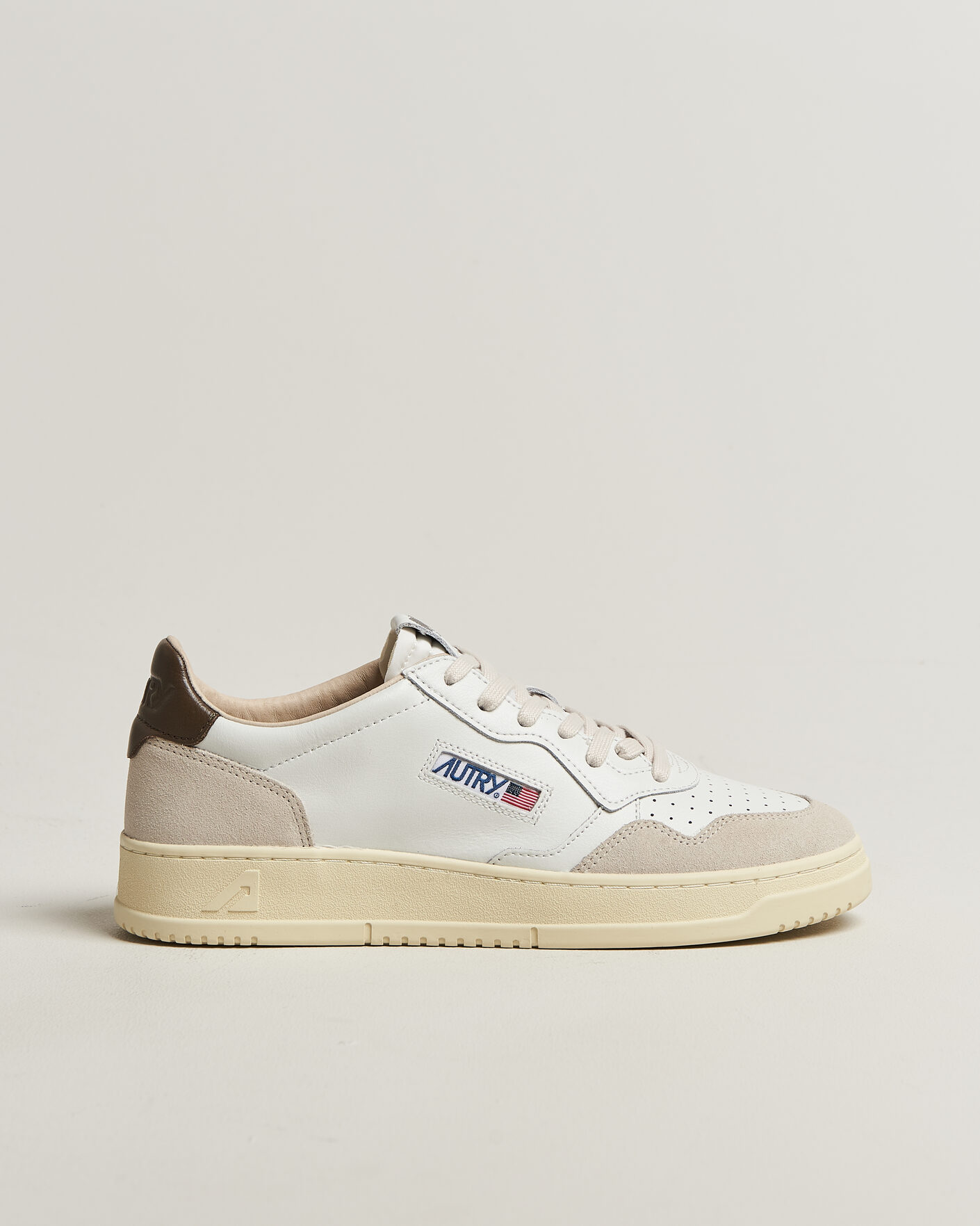 Hombres | Zapatillas | Autry | Medalist Low Leather/Suede Sneaker White/Teak