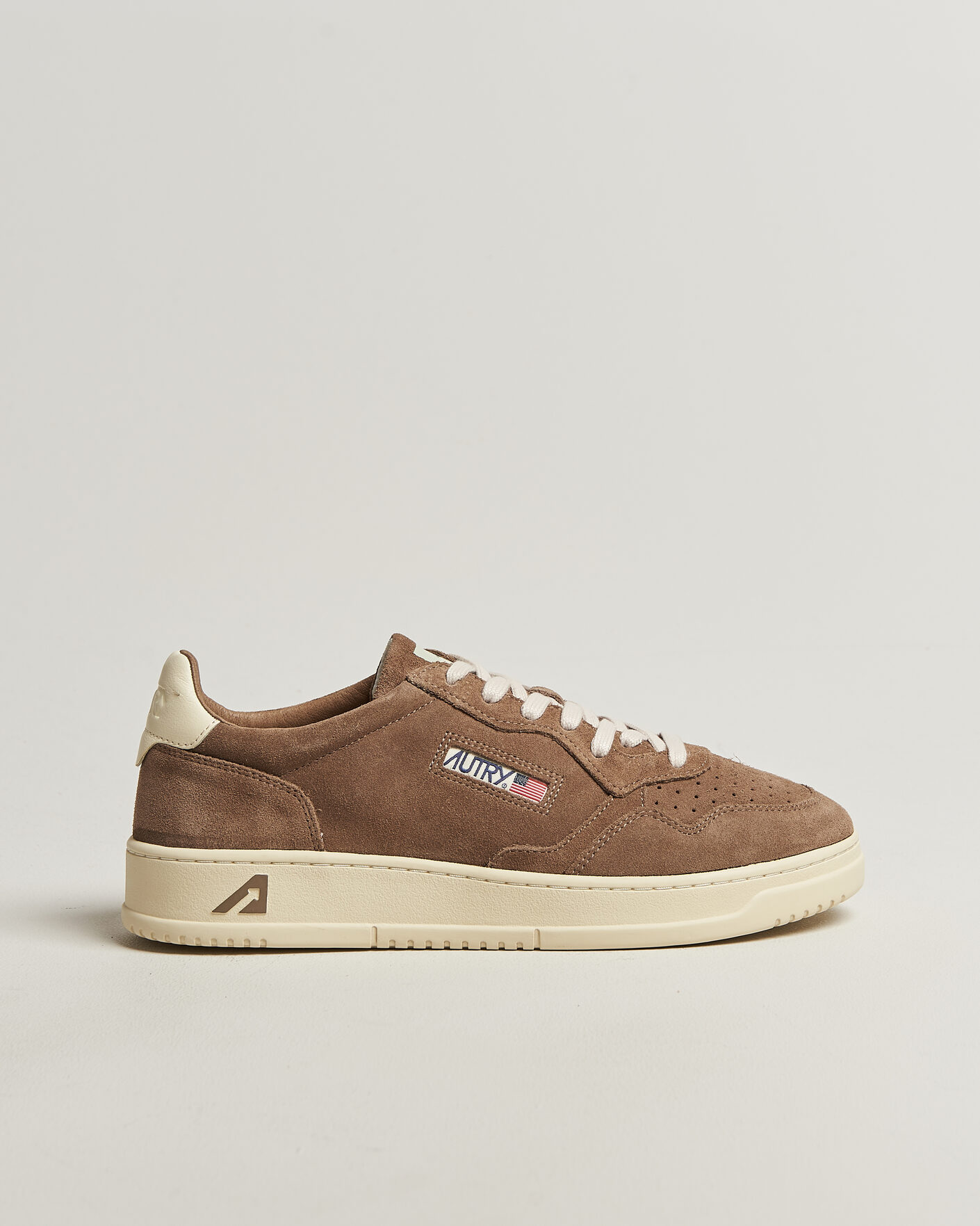 Hombres | Zapatillas | Autry | Medalist Low Sneaker Cigar/White