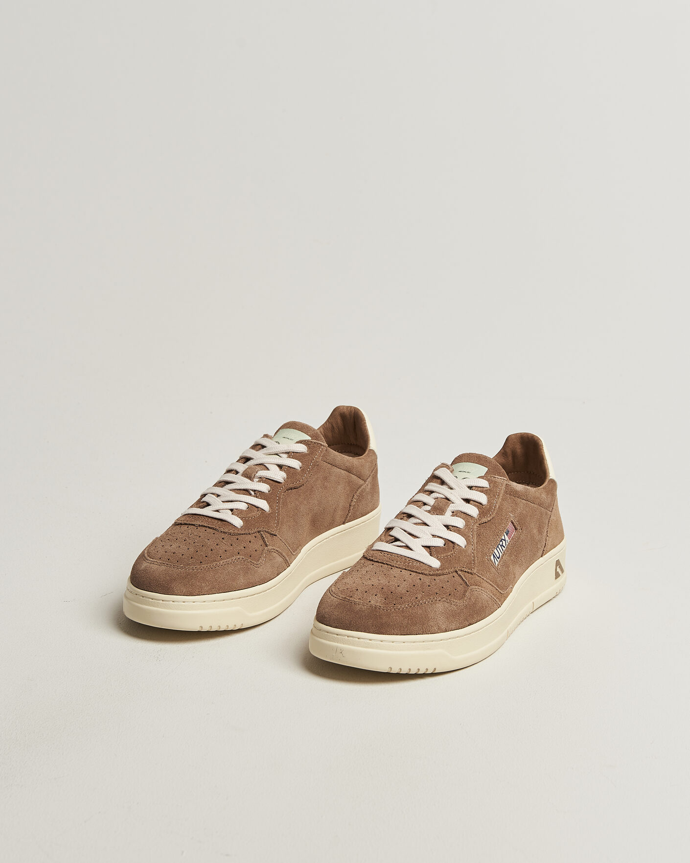 Hombres | Zapatillas | Autry | Medalist Low Sneaker Cigar/White