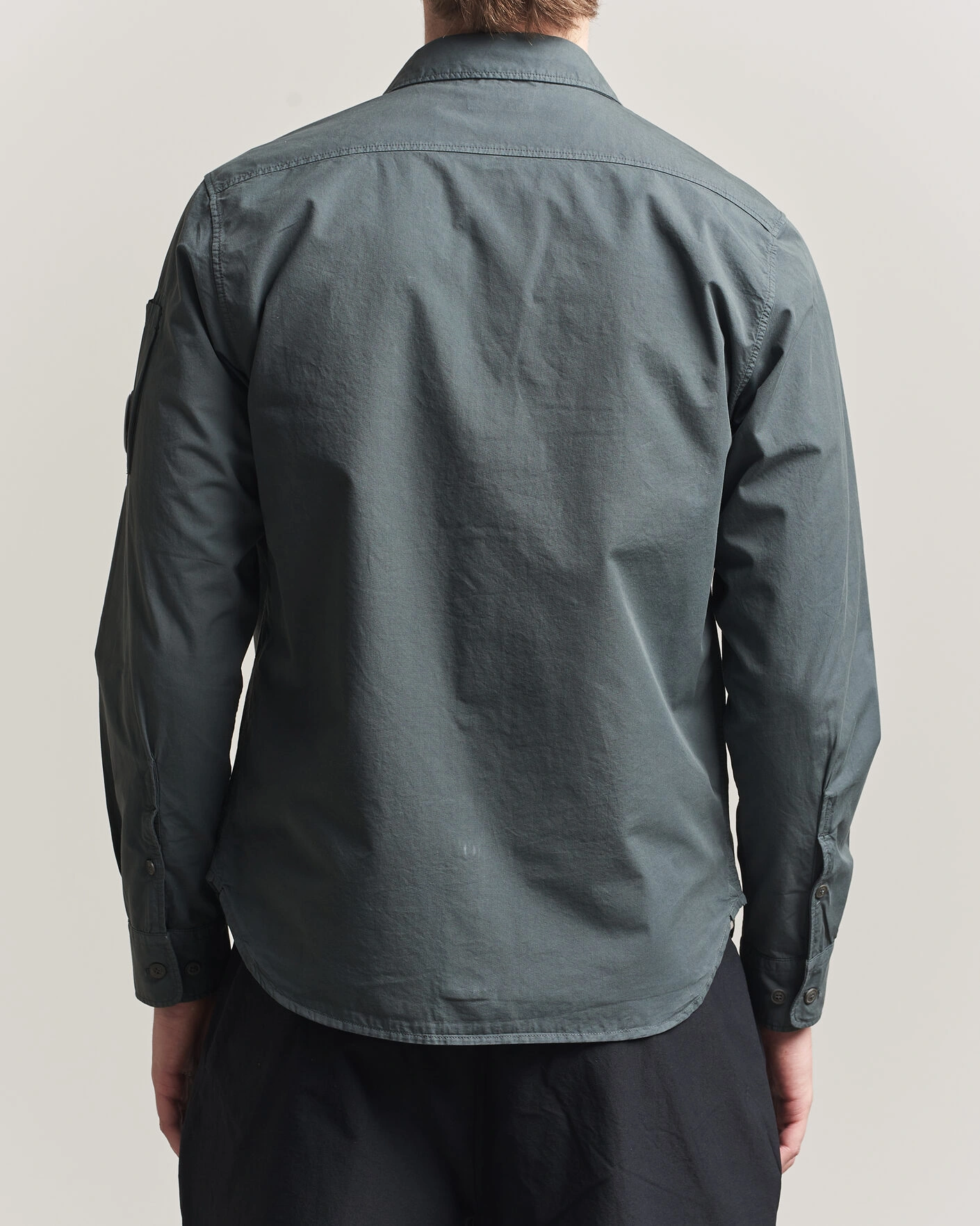 Hombres | Camisas | C.P. Company | Organic Gabardine Pocket Shirt Dark Grey