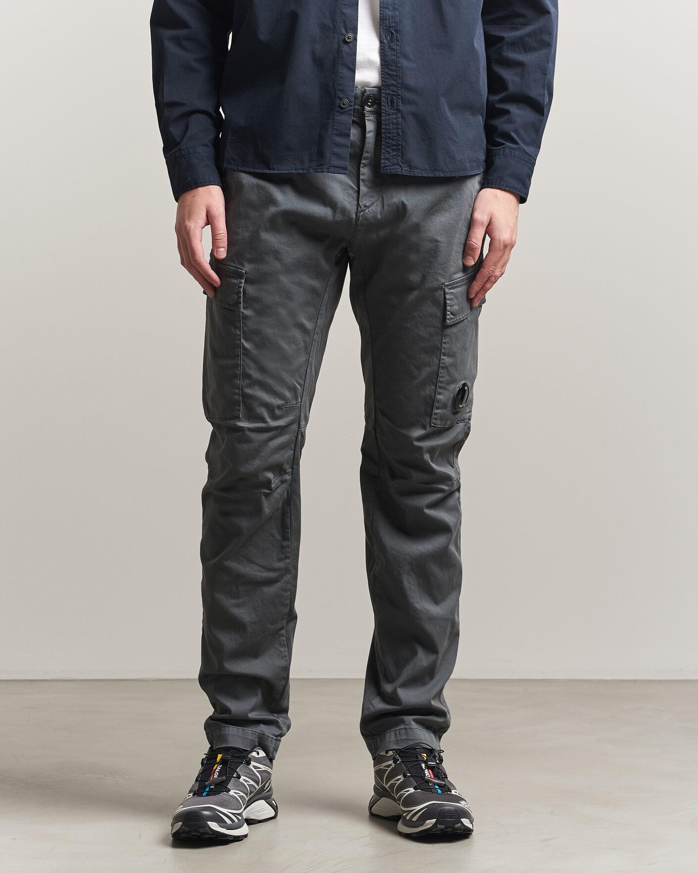 Hombres | Pantalones | C.P. Company | Satin Stretch Cargo Pants Dark Grey