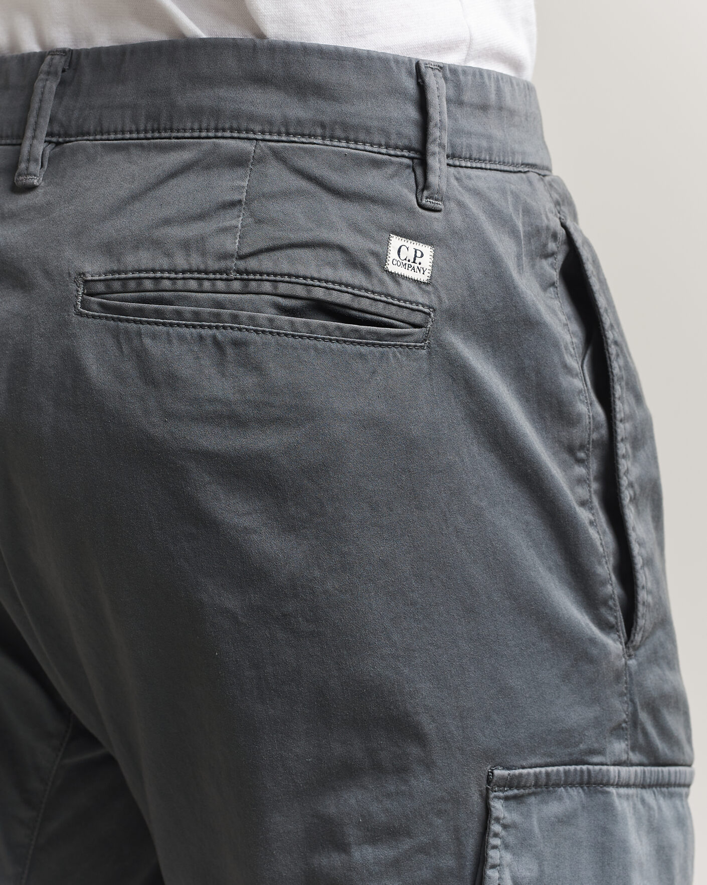 Hombres | Pantalones | C.P. Company | Satin Stretch Cargo Pants Dark Grey
