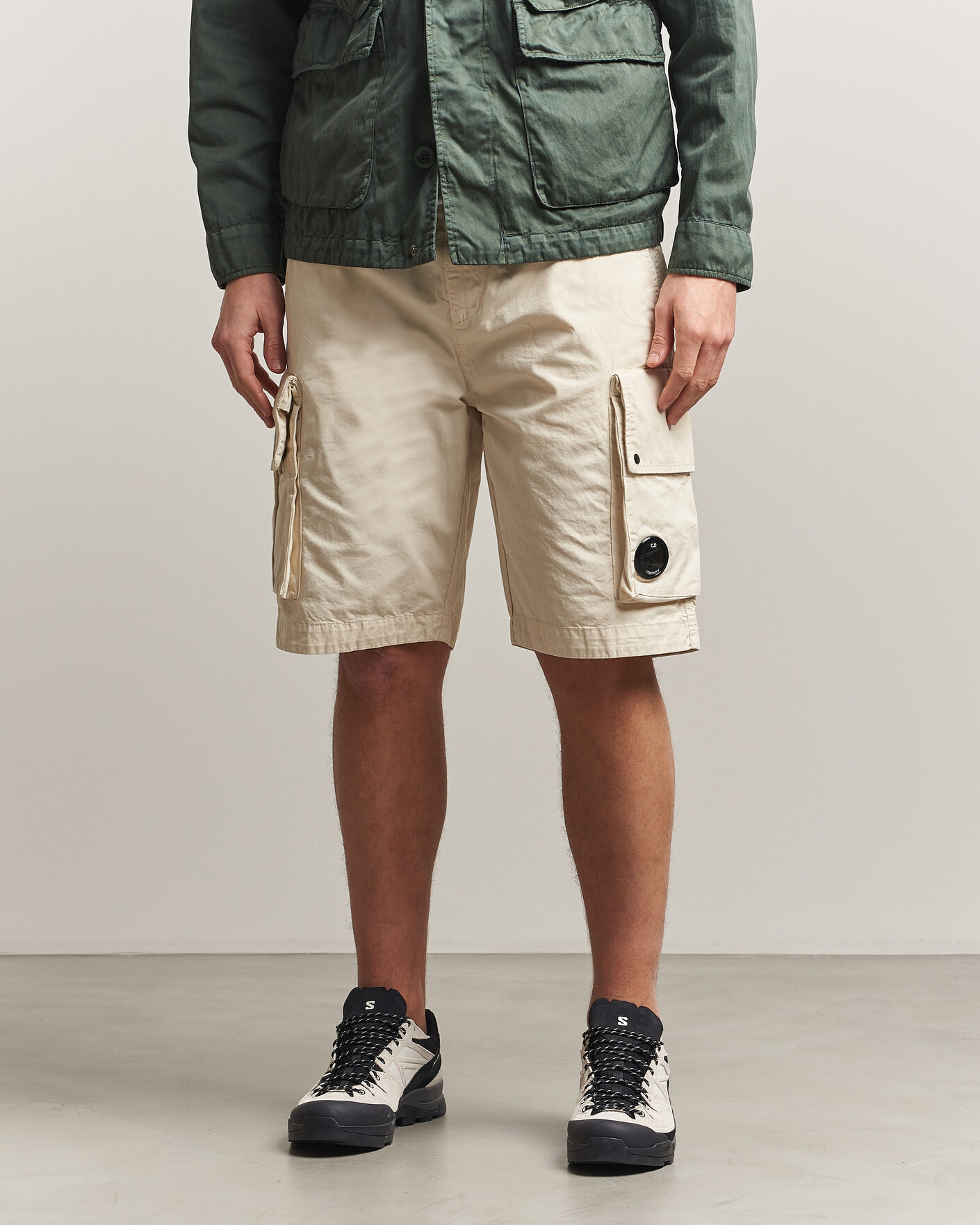 Hombres | Pantalones cortos | C.P. Company | Cotton Gabardine Cargo Shorts Cream