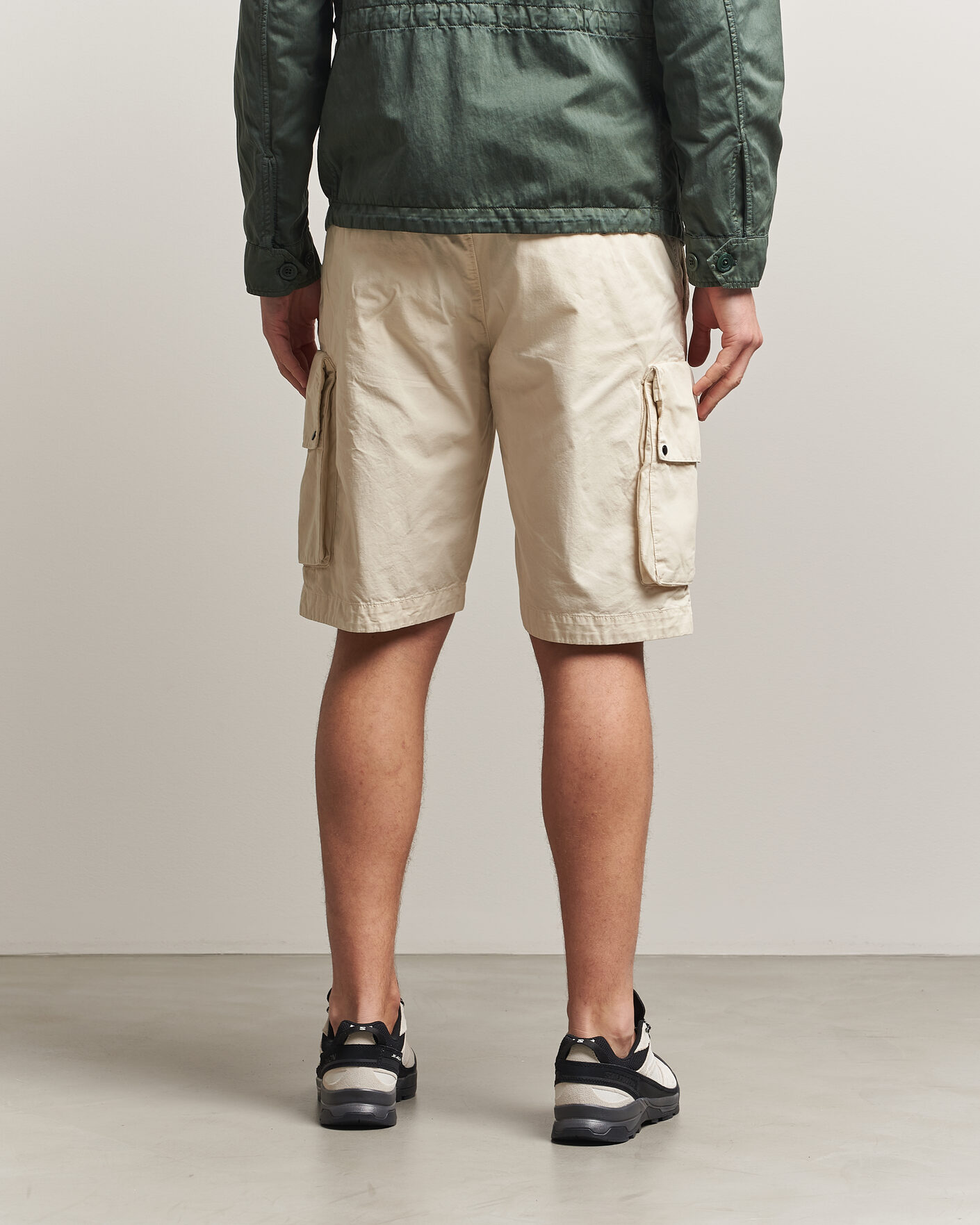 Hombres | Pantalones cortos | C.P. Company | Cotton Gabardine Cargo Shorts Cream