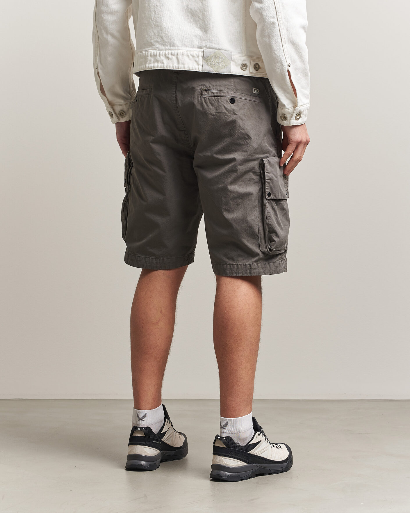 Hombres | Pantalones cortos | C.P. Company | Cotton Gabardine Cargo Shorts Washed Black