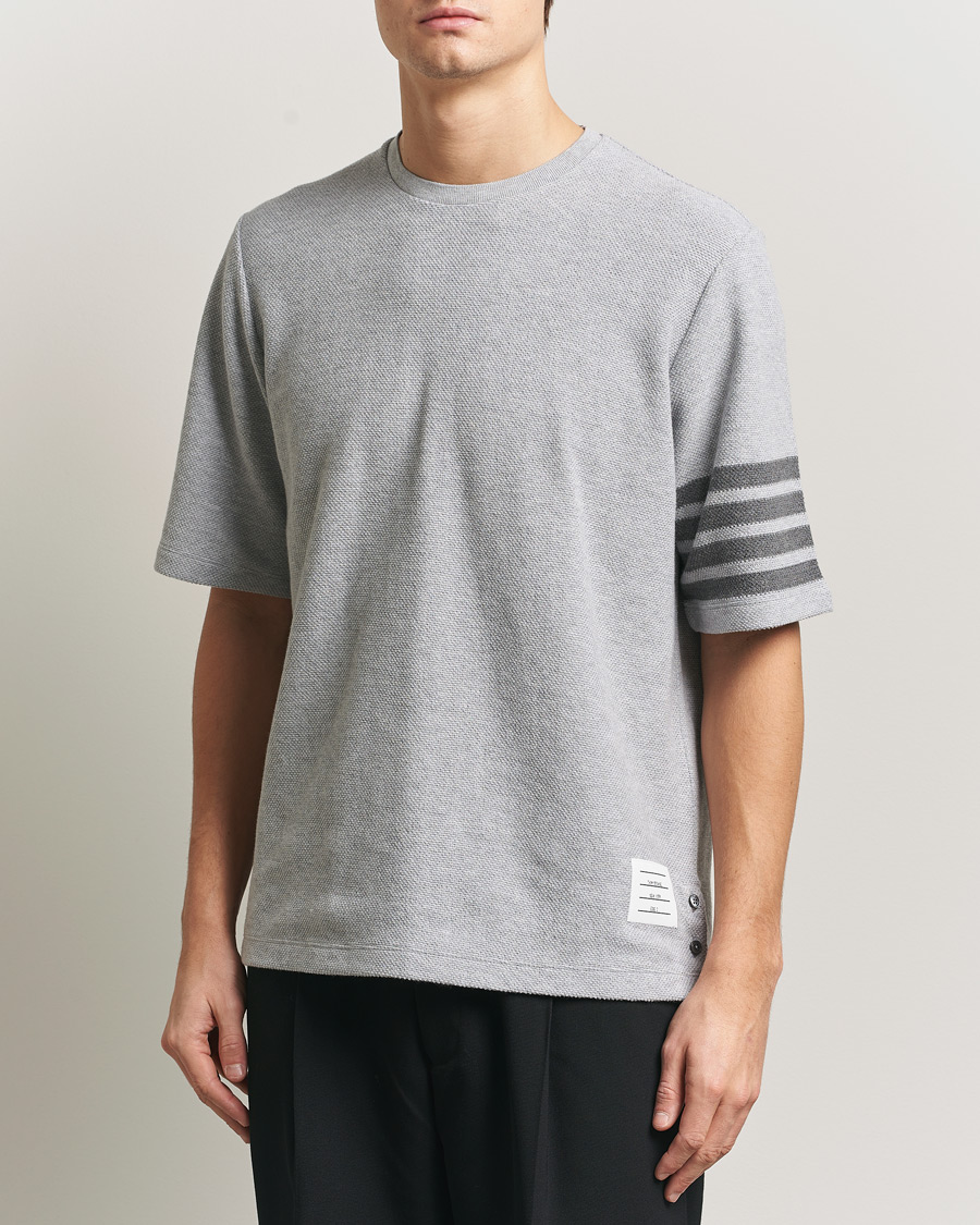 Hombres | Camisetas | Thom Browne | Textured Pique 4 Bar T-Shirt Pale Grey