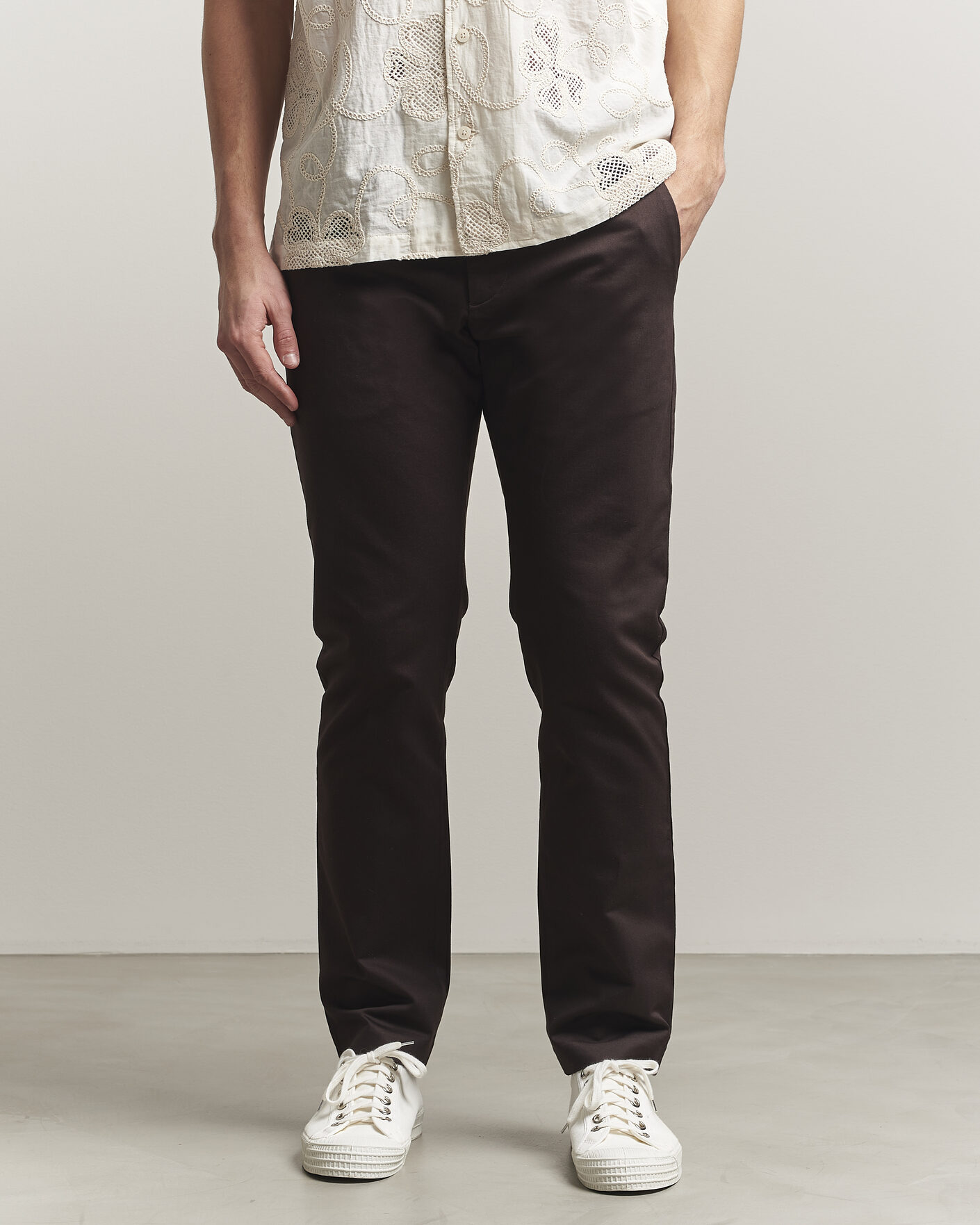 Hombres | Pantalones | NN07 | Theo Regular Fit Stretch Chinos Deep Truffle