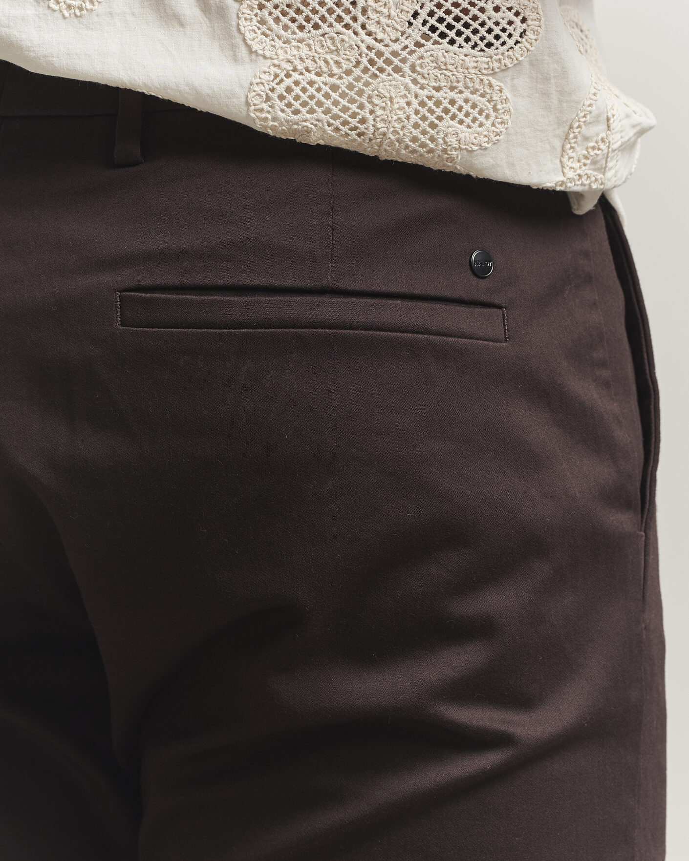 Hombres | Pantalones | NN07 | Theo Regular Fit Stretch Chinos Deep Truffle