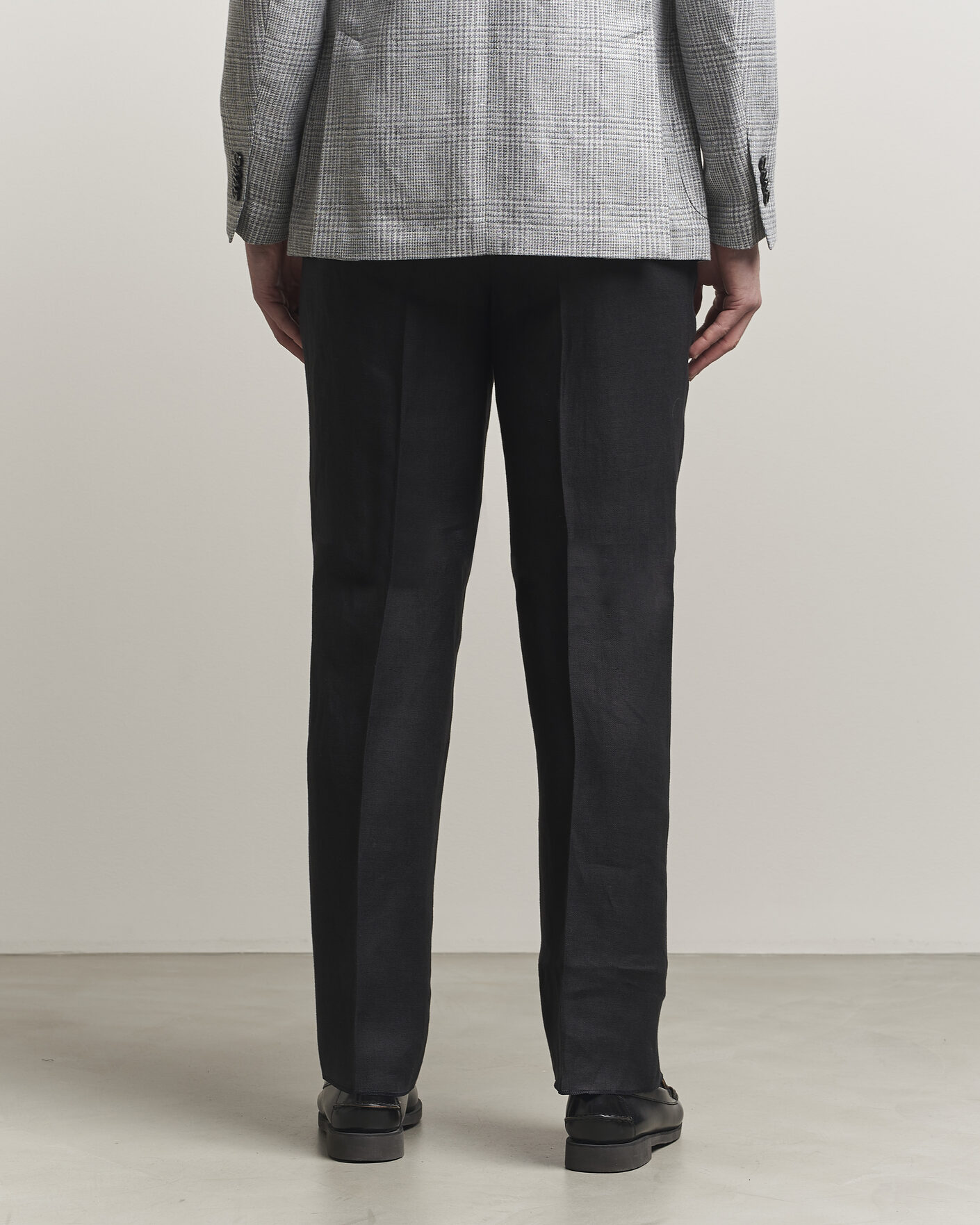 Hombres | Pantalones | Lardini | Palu Straight Fit Linen Trousers Black