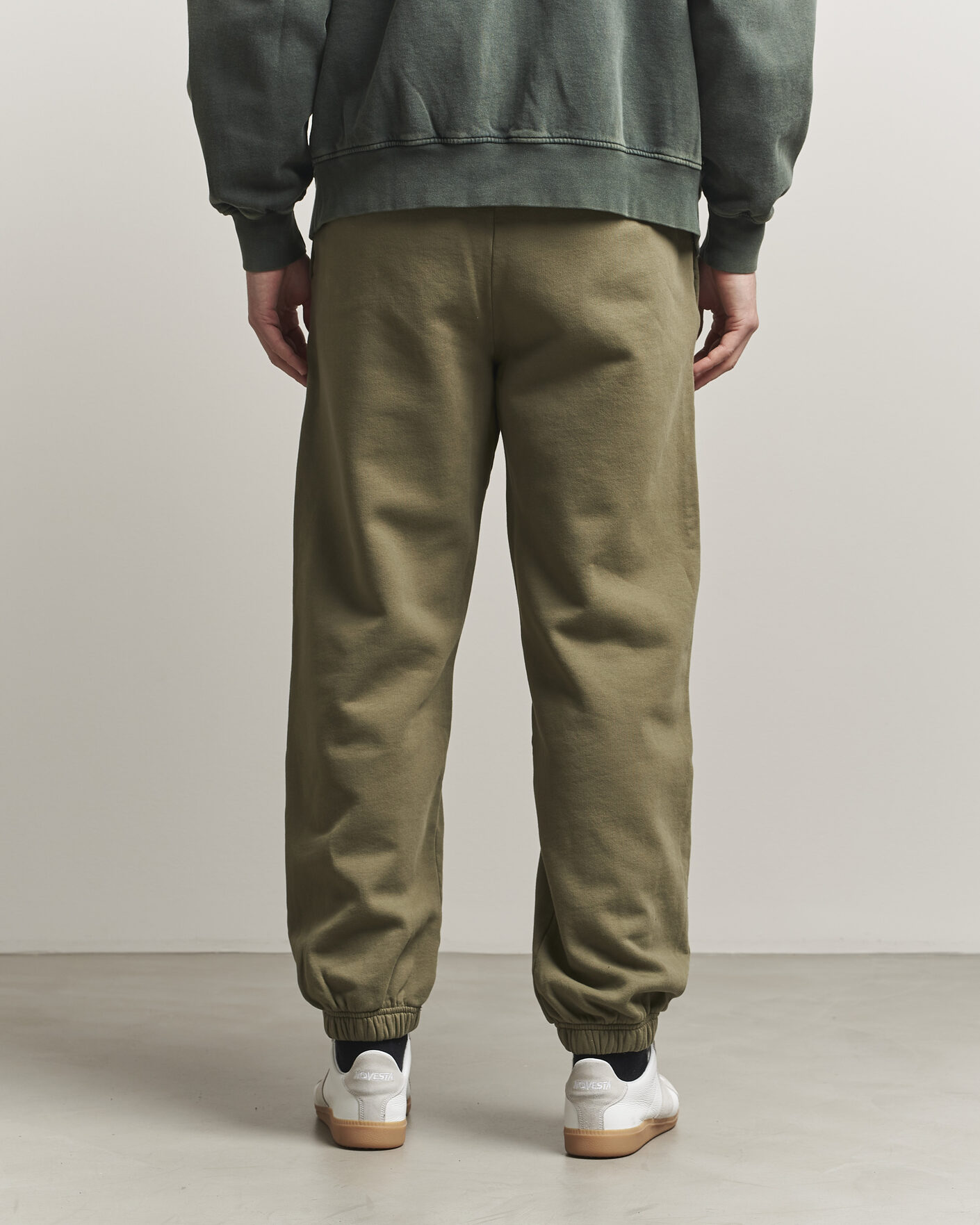 Hombres | Pantalones | Colorful Standard | Classic Organic Sweatpants Dusty Olive